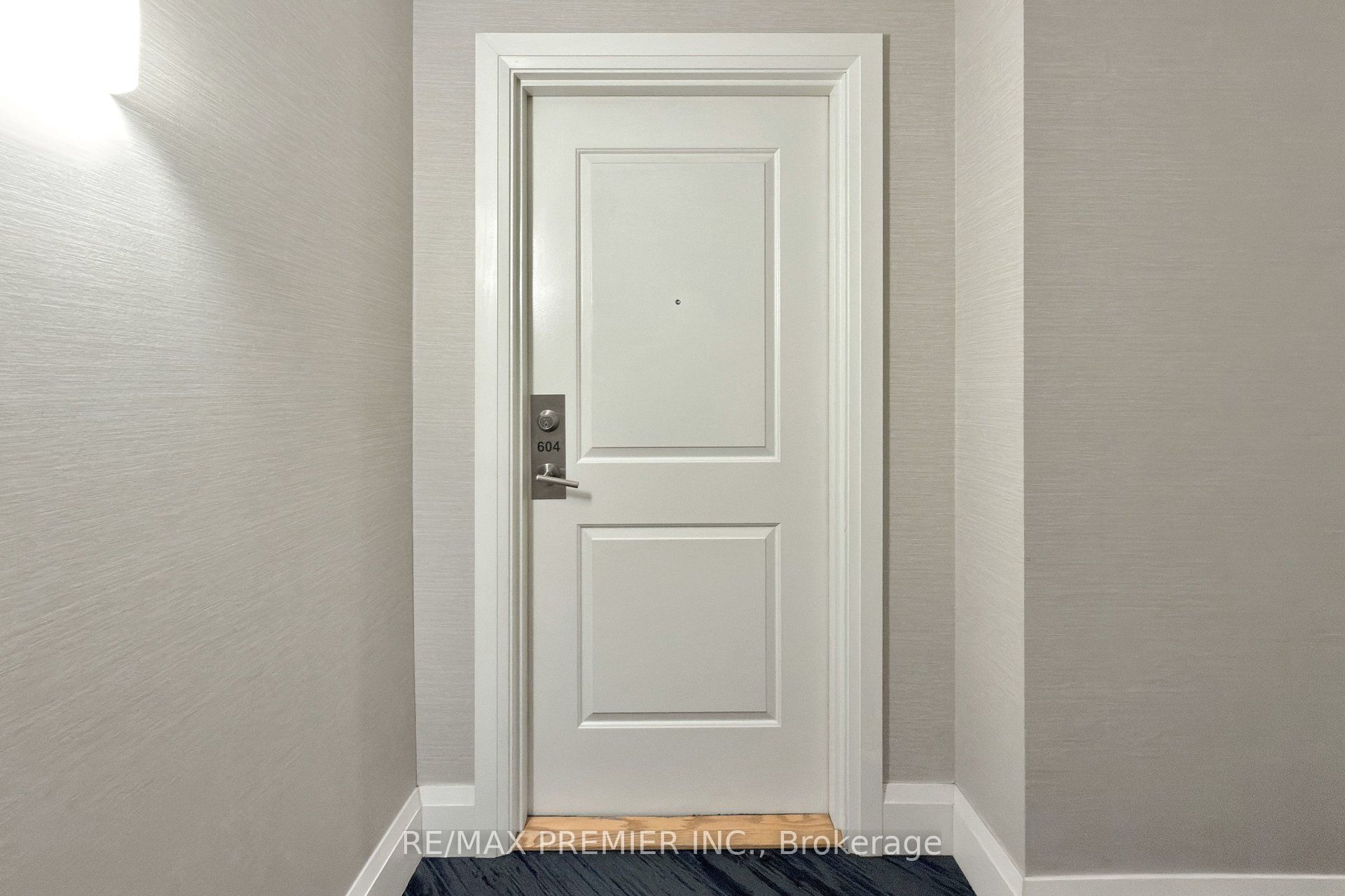 24 Woodstream Boulevard 604, Vaughan, ON L4L 8C4 photo 4