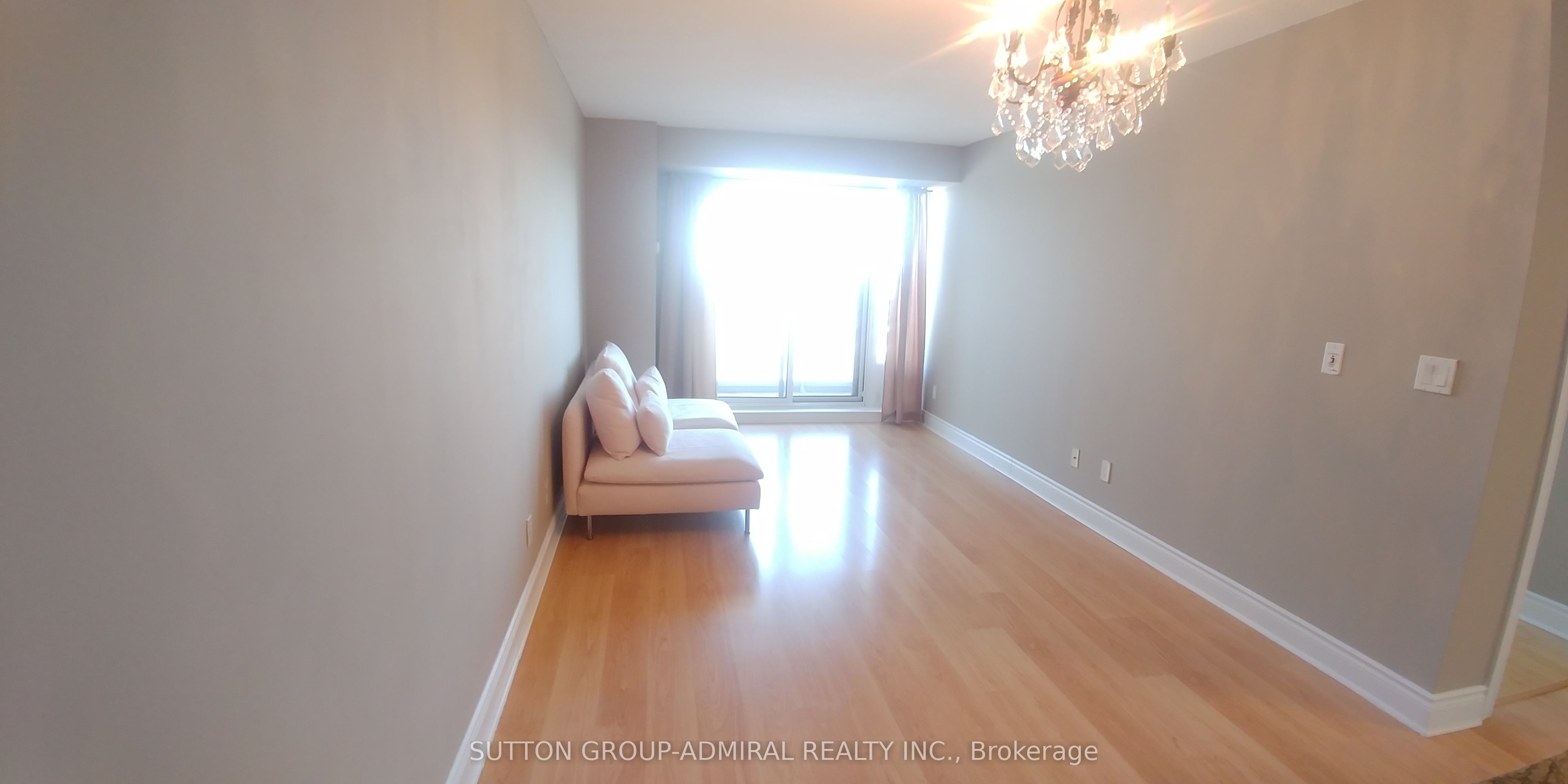 7 North Park Road #1712, Vaughan, ON L4J 0C9 photo 2