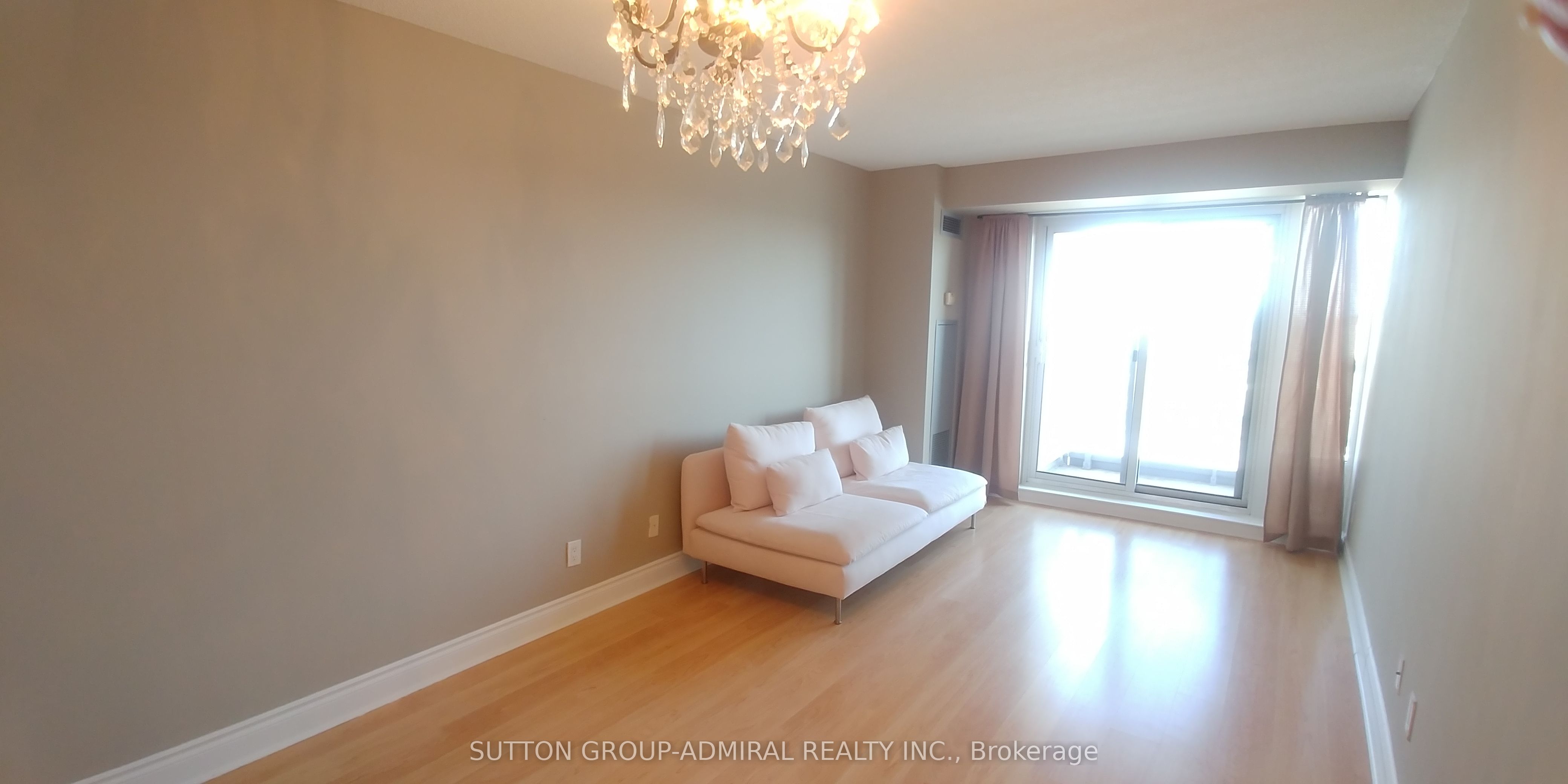 7 North Park Road #1712, Vaughan, ON L4J 0C9 photo 3