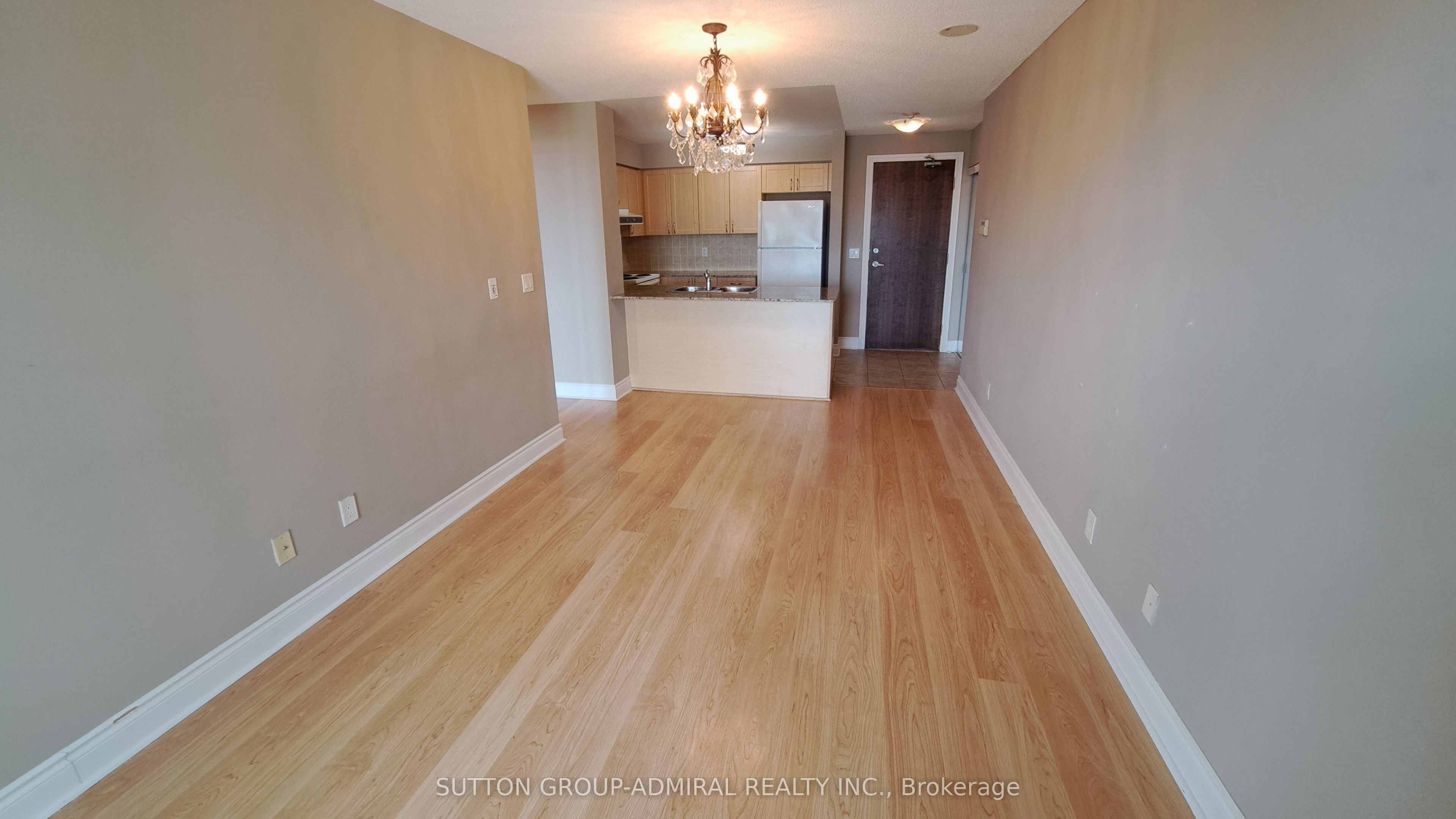 7 North Park Road #1712, Vaughan, ON L4J 0C9 photo 4