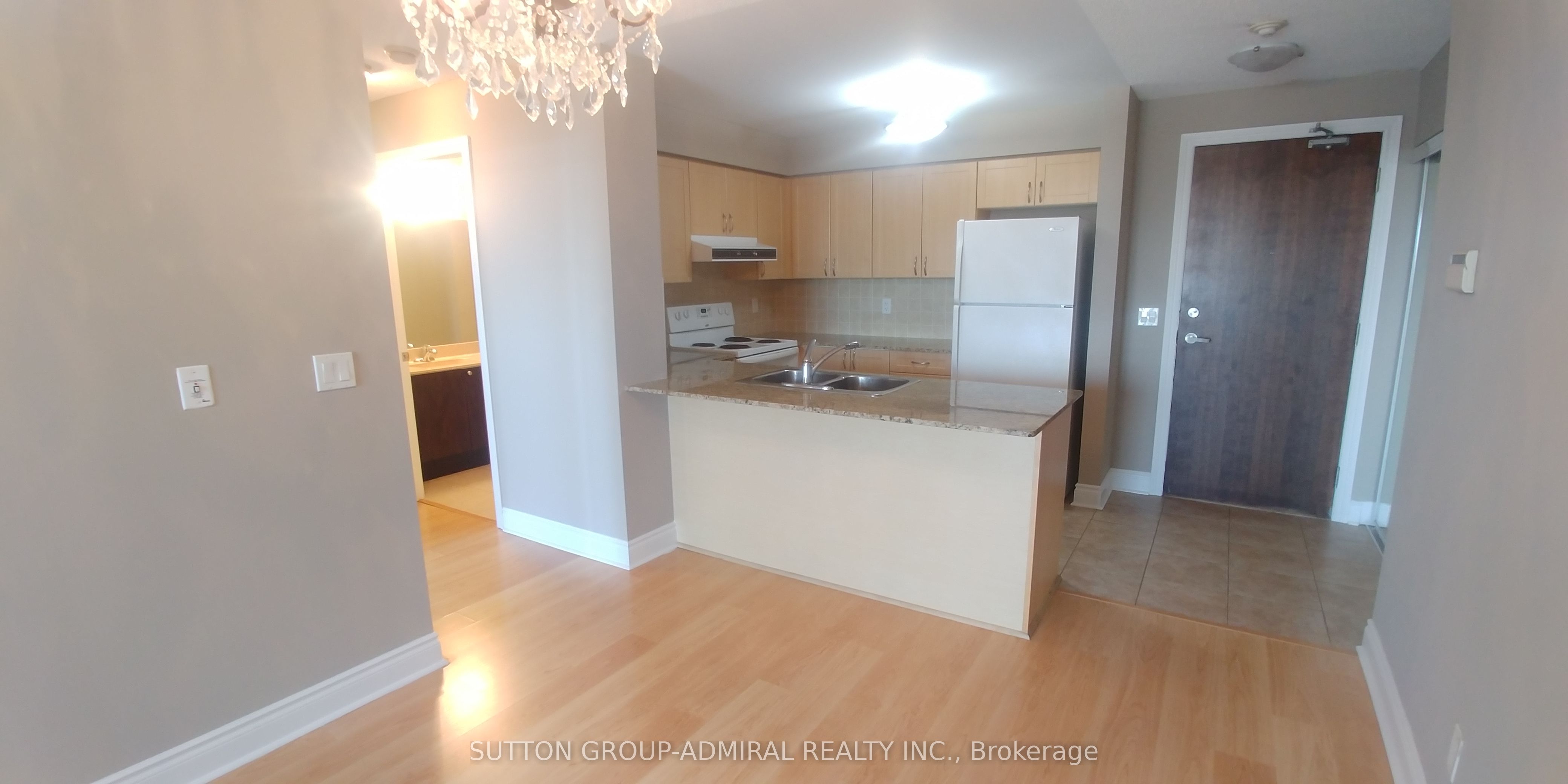 7 North Park Road #1712, Vaughan, ON L4J 0C9 photo 5