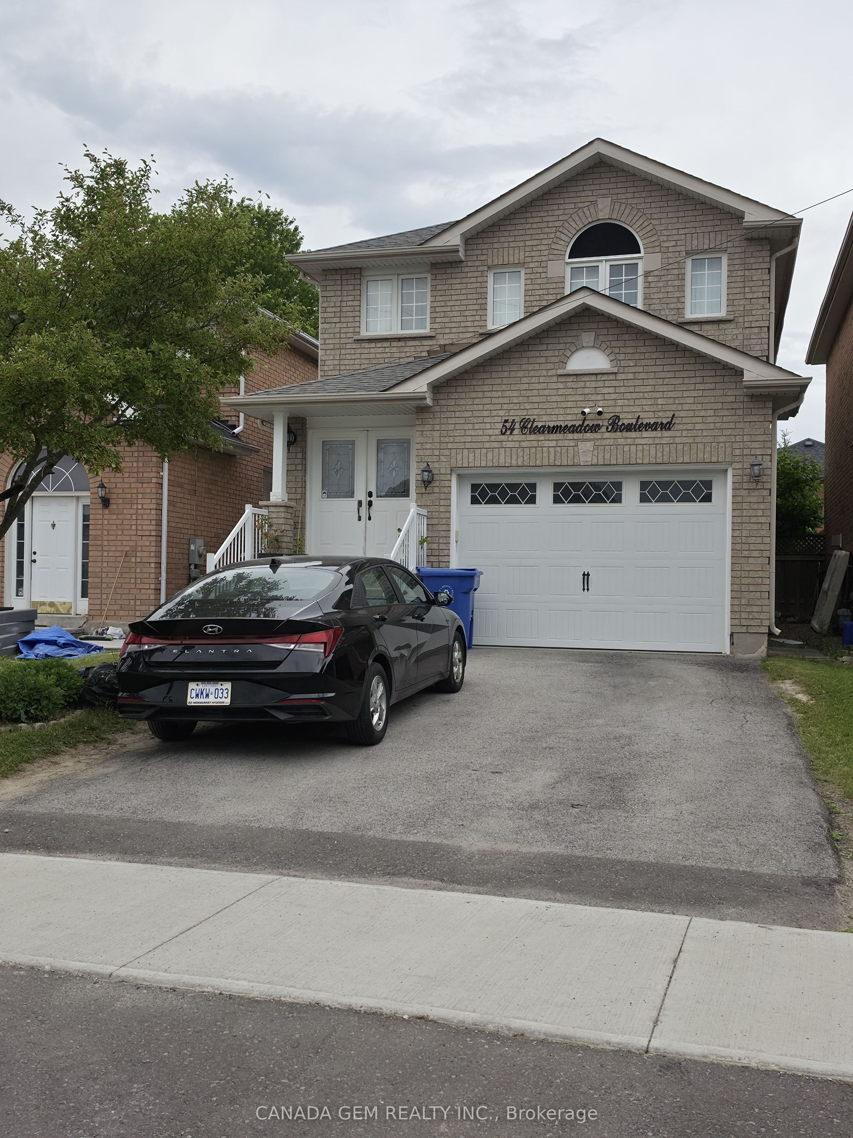 54 Clearmeadow Boulevard, Newmarket, ON L3X 2M6 photo 2