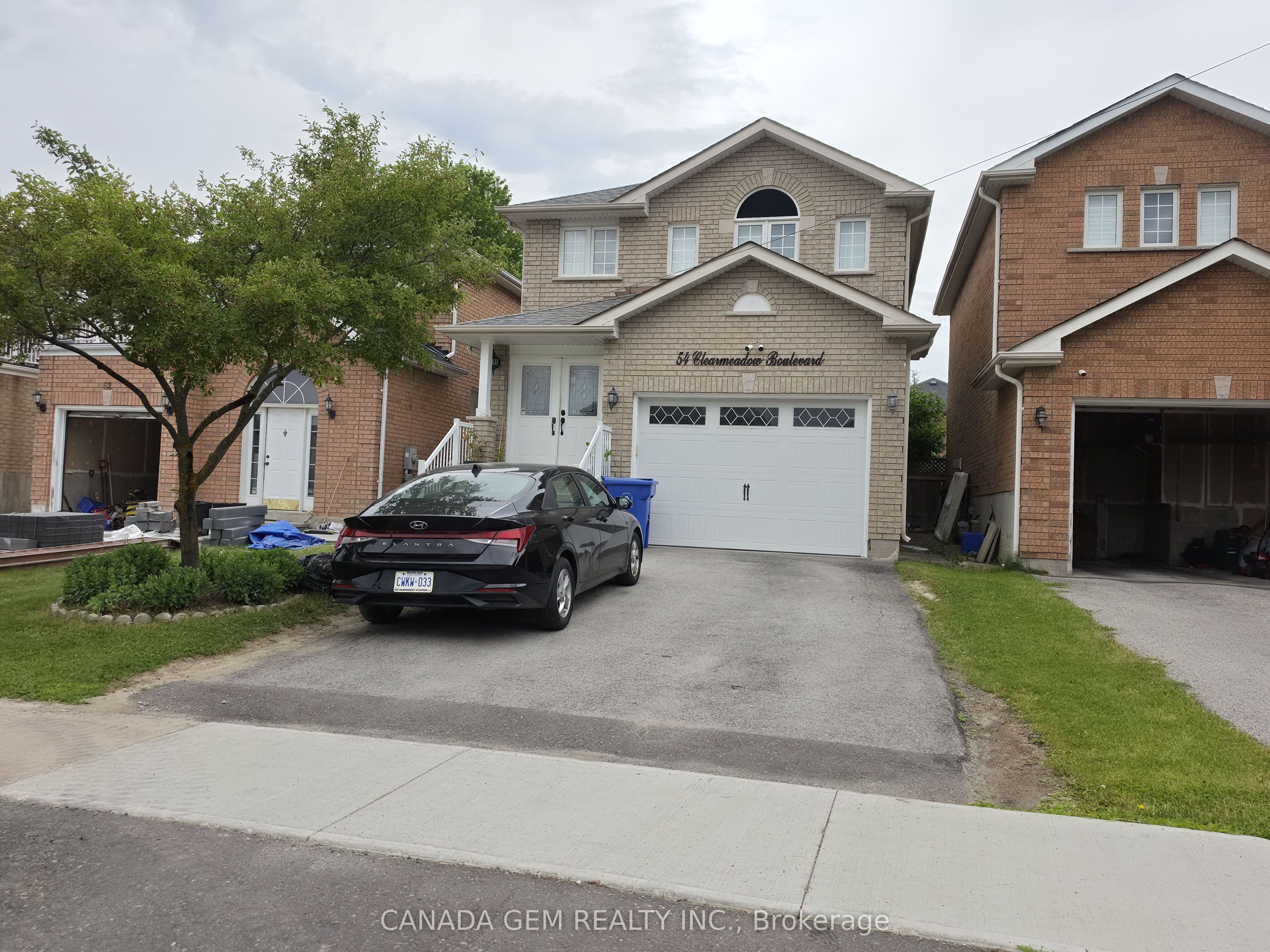 54 Clearmeadow Boulevard, Newmarket, ON L3X 2M6 photo 3