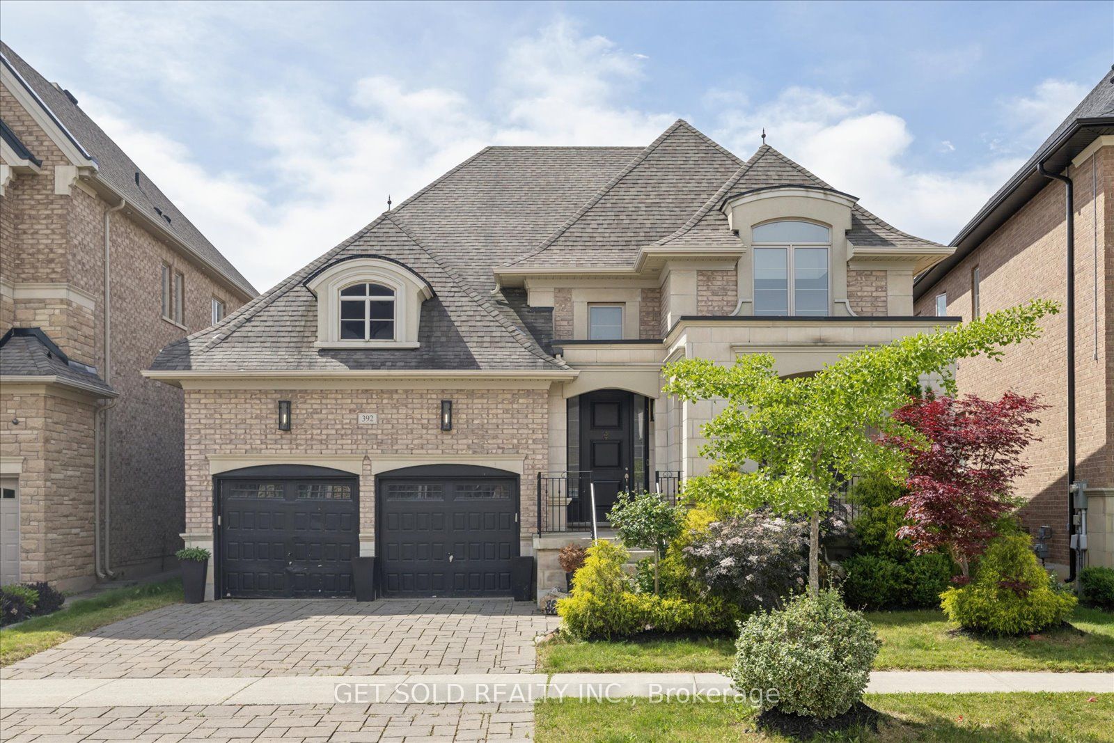 392 Woodgate Pines Drive, Vaughan, ON L4H 3X4 photo 2