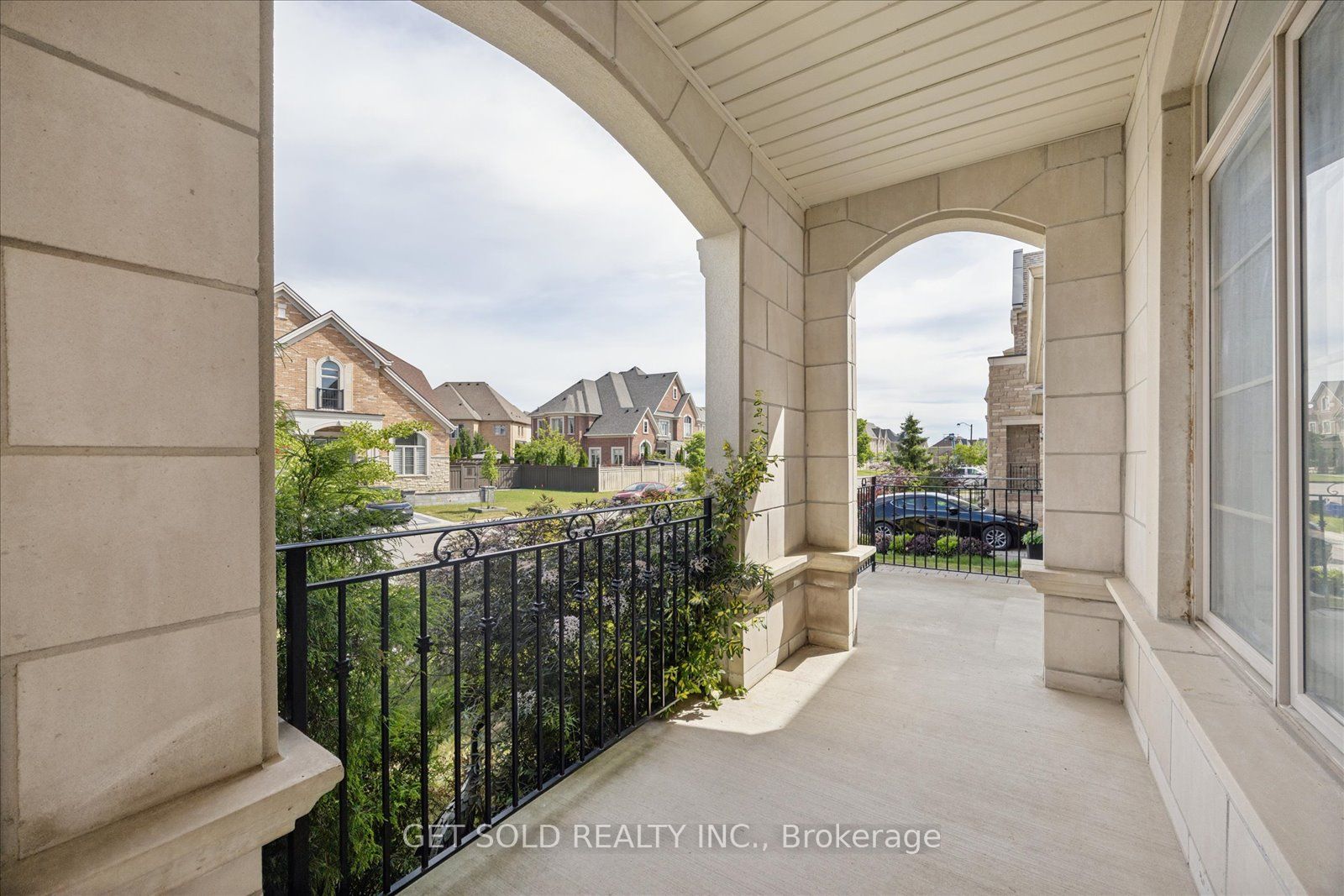 392 Woodgate Pines Drive, Vaughan, ON L4H 3X4 photo 4