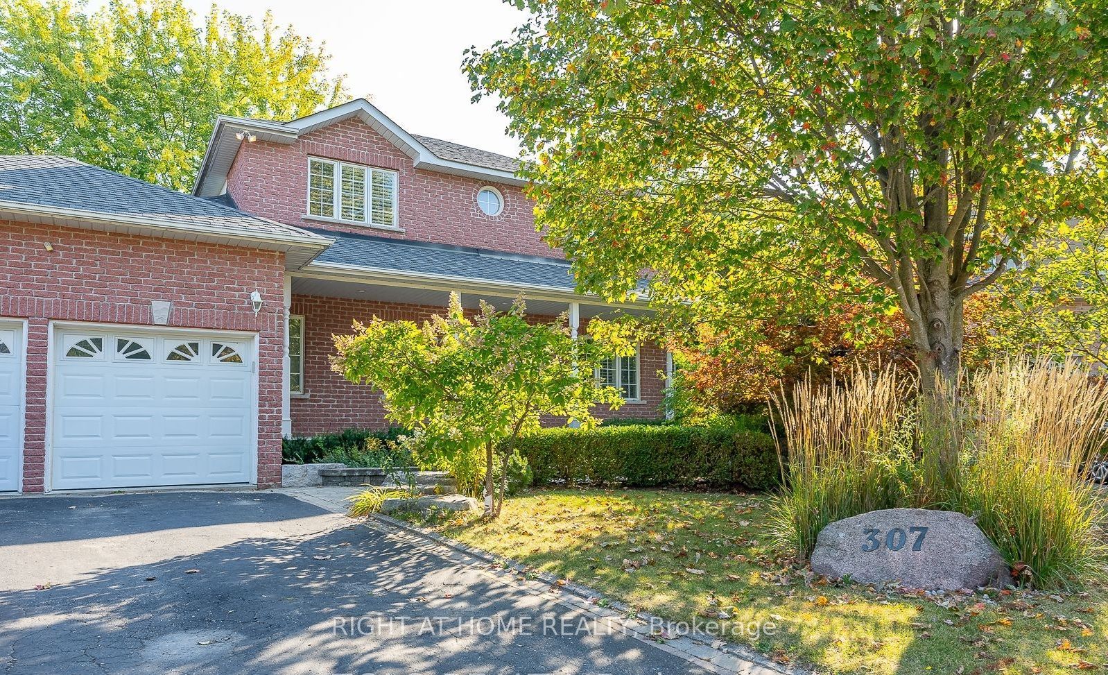 307 Sheridan Court, Newmarket, ON L3Y 8P9 photo 2