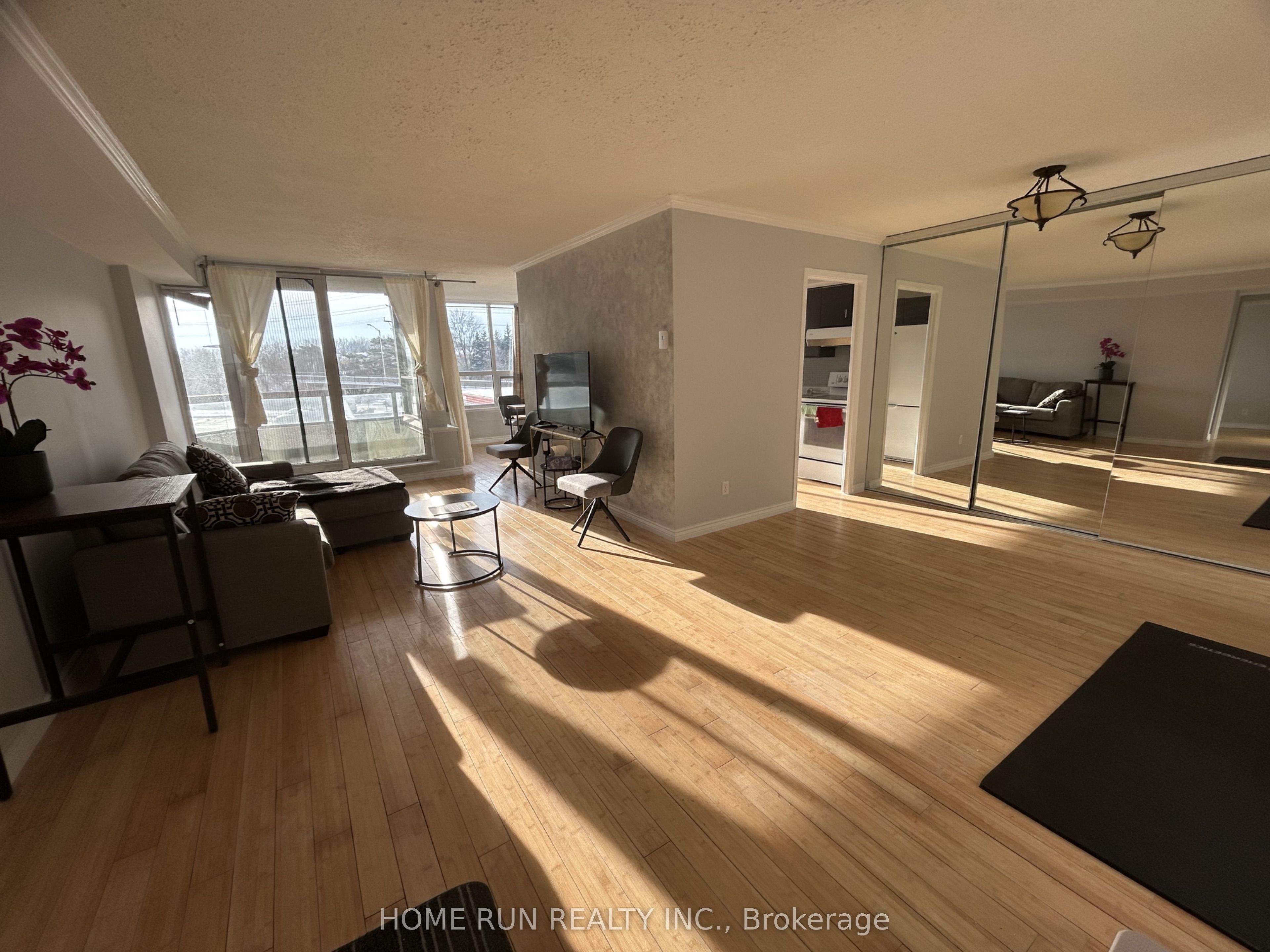 8110 Birchmount Road W 902E, Markham, ON L6G 0E3 photo 3