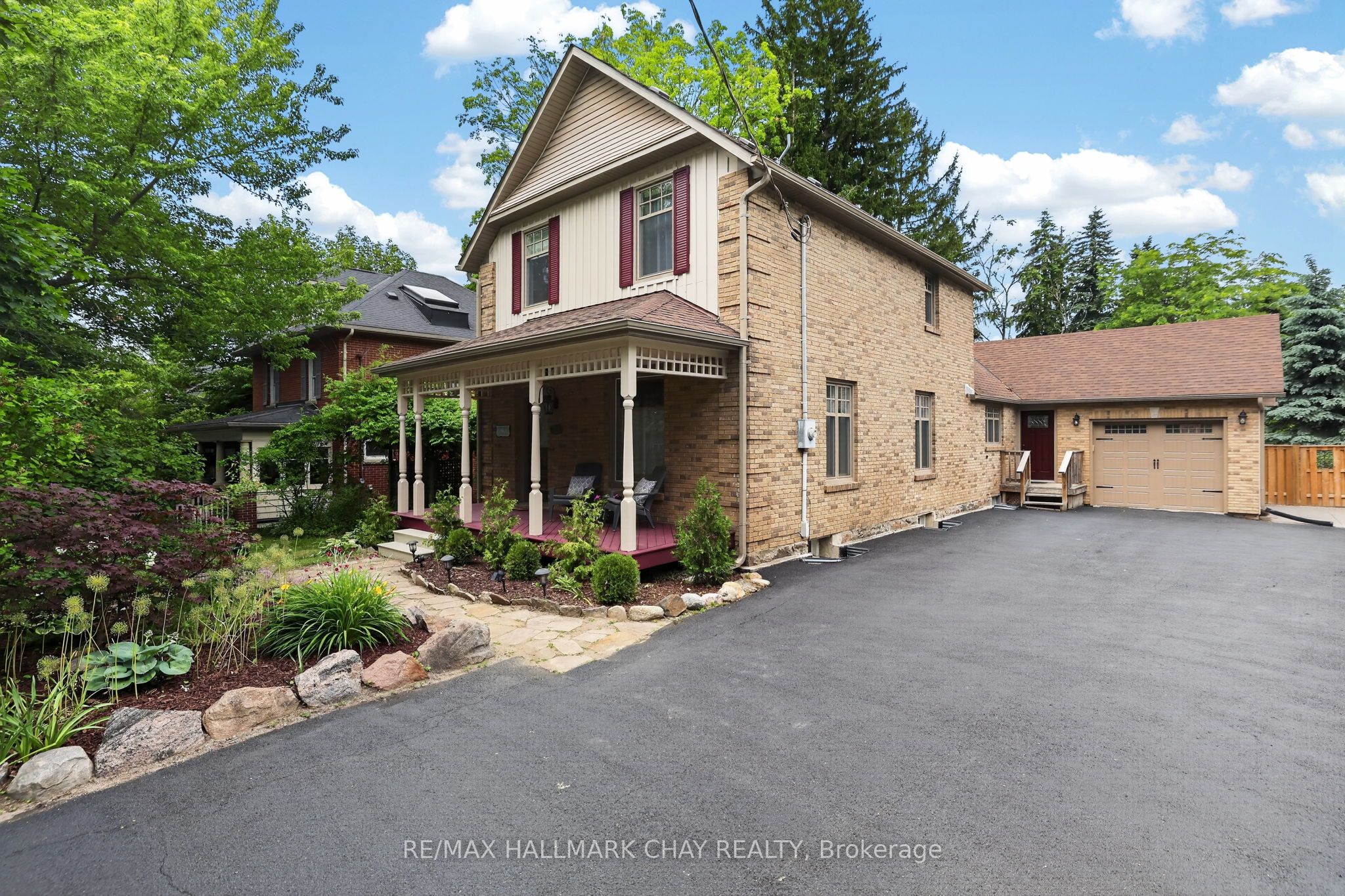 613 Queen Street, Newmarket, ON L3Y 2J1