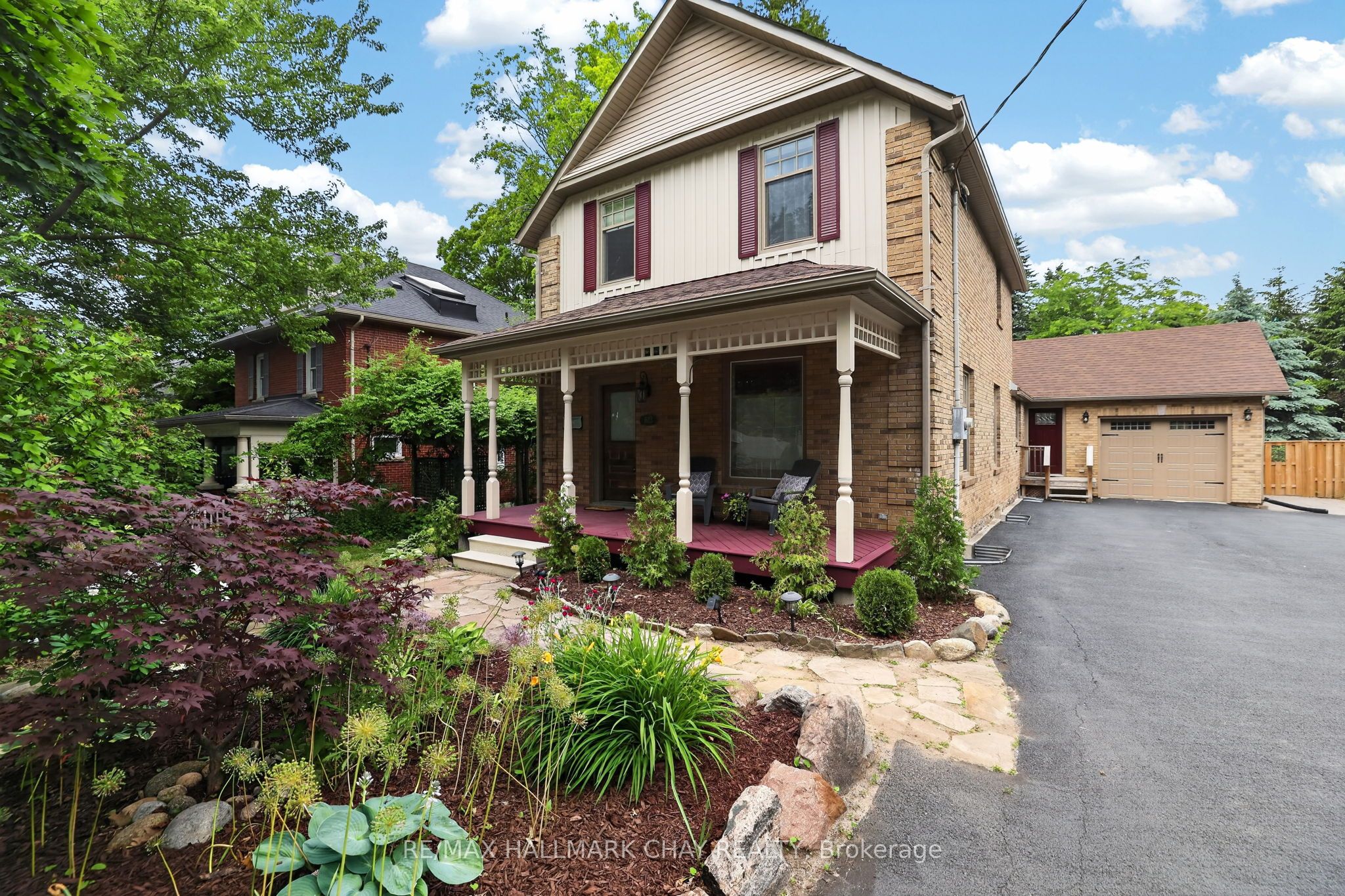 613 Queen Street, Newmarket, ON L3Y 2J1 photo 2