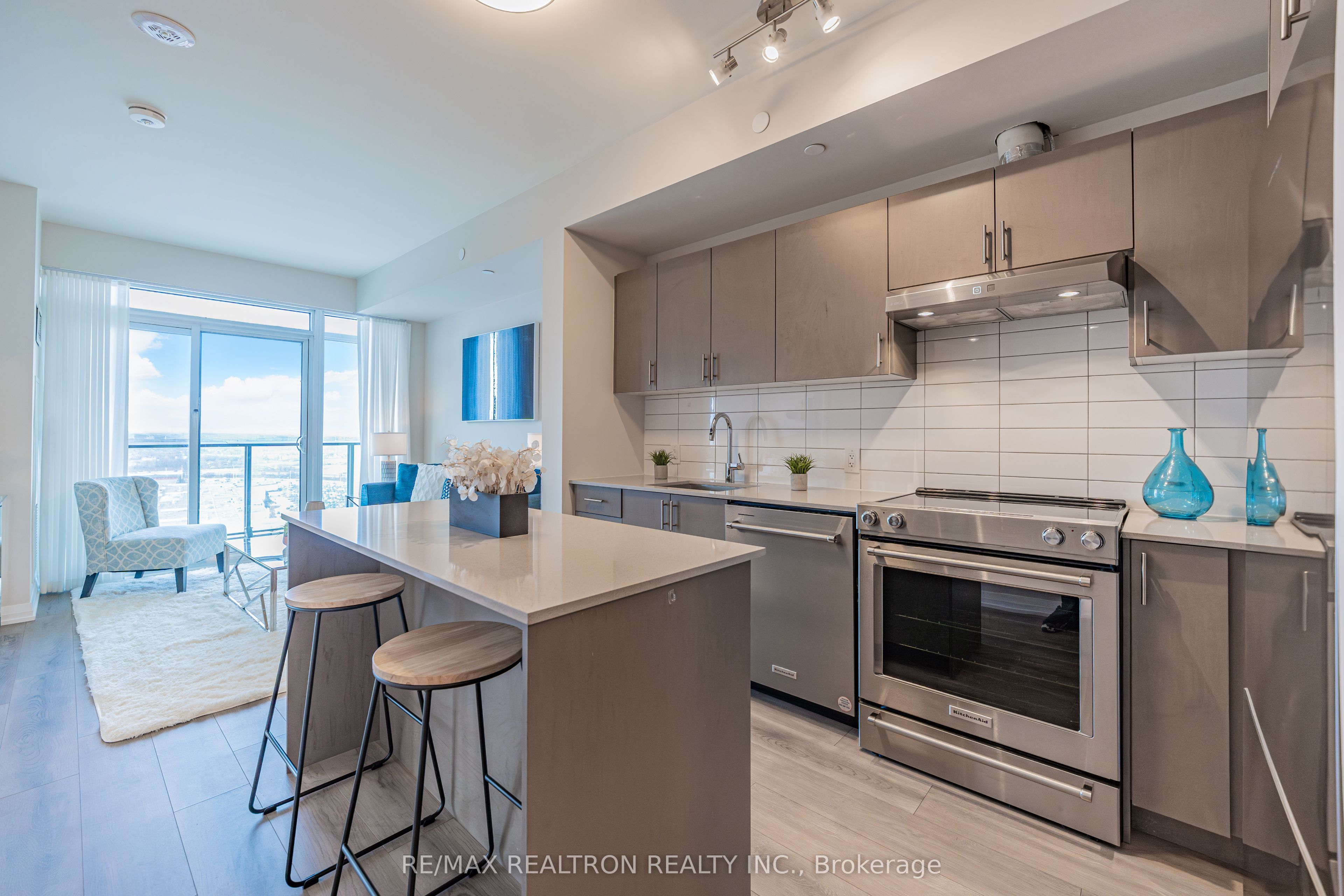 9000 Jane Street 2120, Vaughan, ON L4K 0M6 photo 4