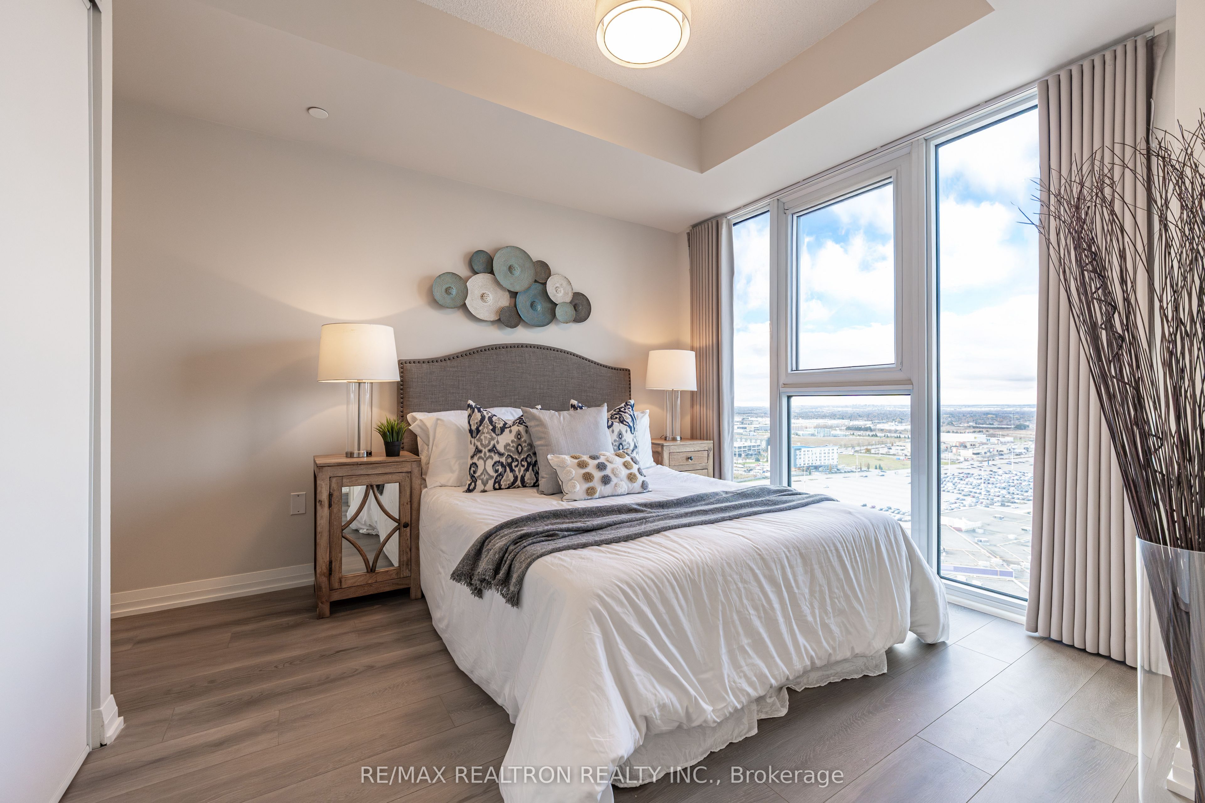 9000 Jane Street 2120, Vaughan, ON L4K 0M6 photo 5