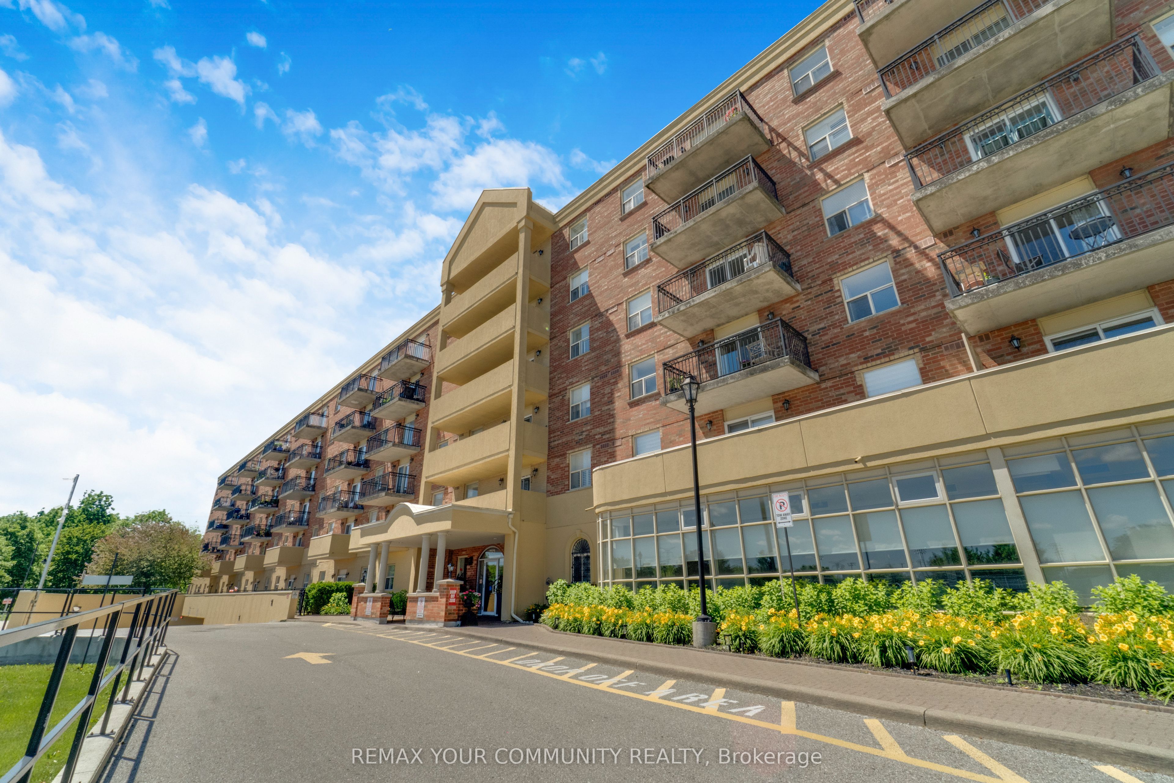 7373 Martin Grove Road 423, Vaughan, ON L4L 9K1