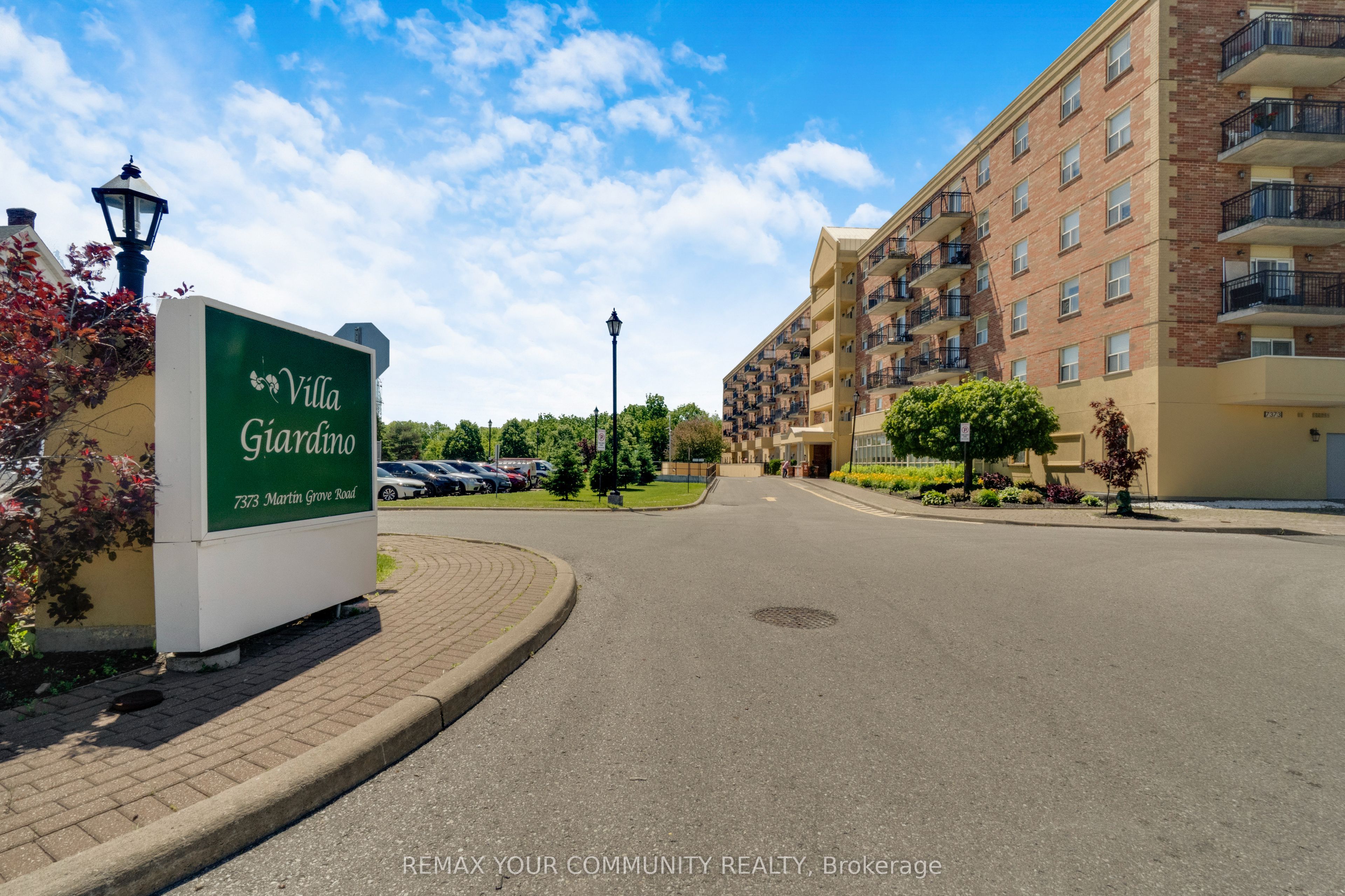 7373 Martin Grove Road 423, Vaughan, ON L4L 9K1 photo 2