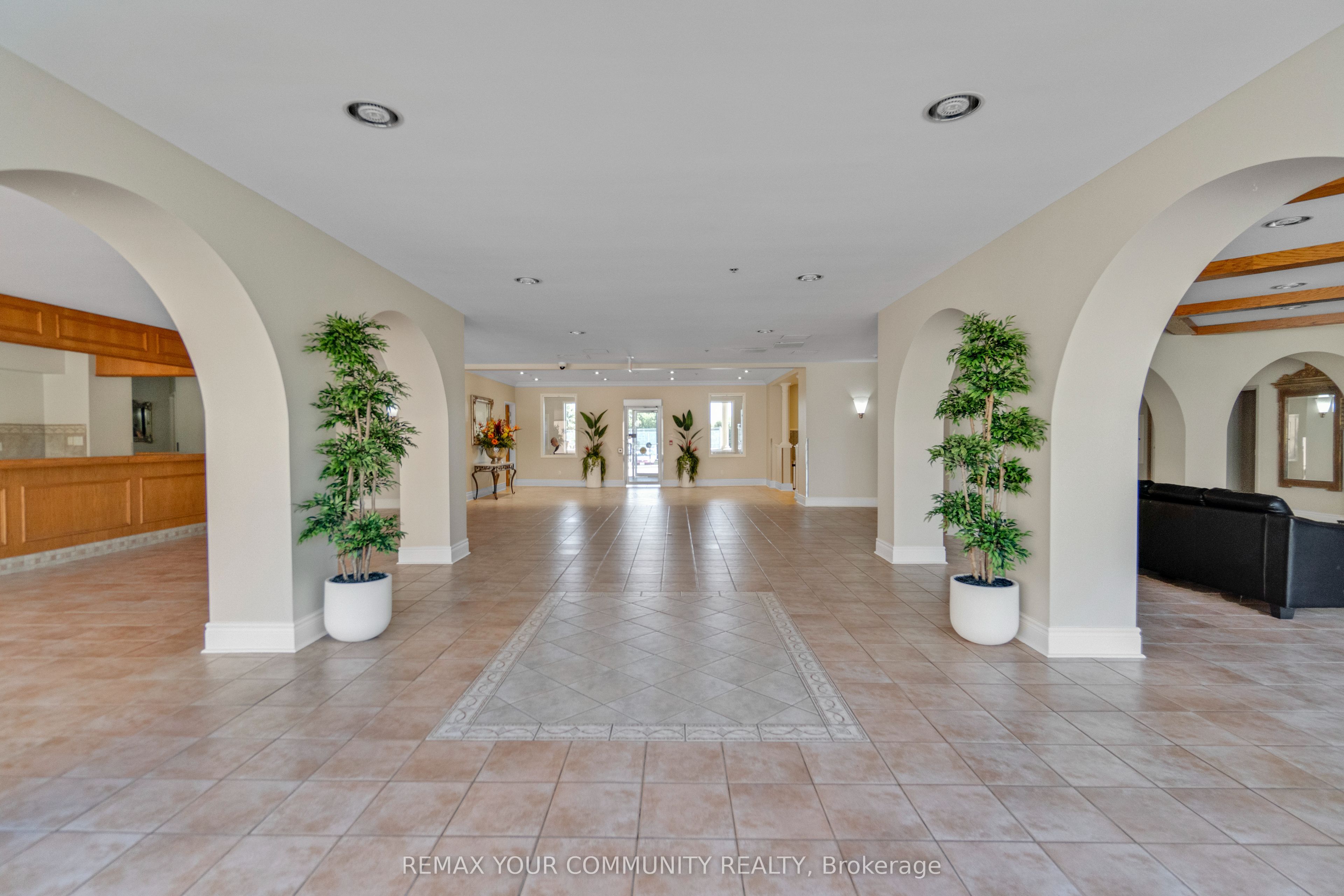 7373 Martin Grove Road 423, Vaughan, ON L4L 9K1 photo 5
