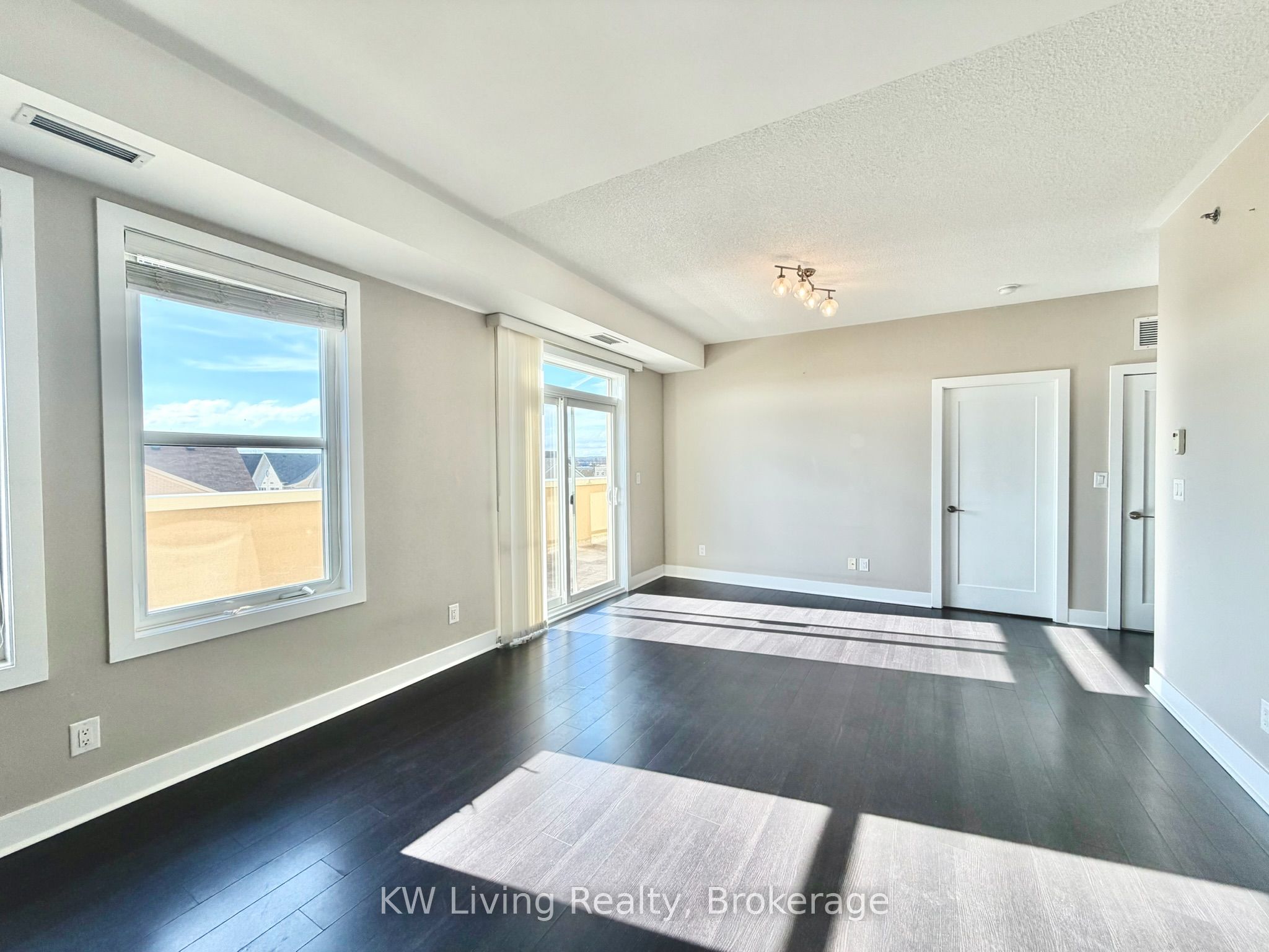 28 Prince Regent Street PH19, Markham, ON L6C 0V5