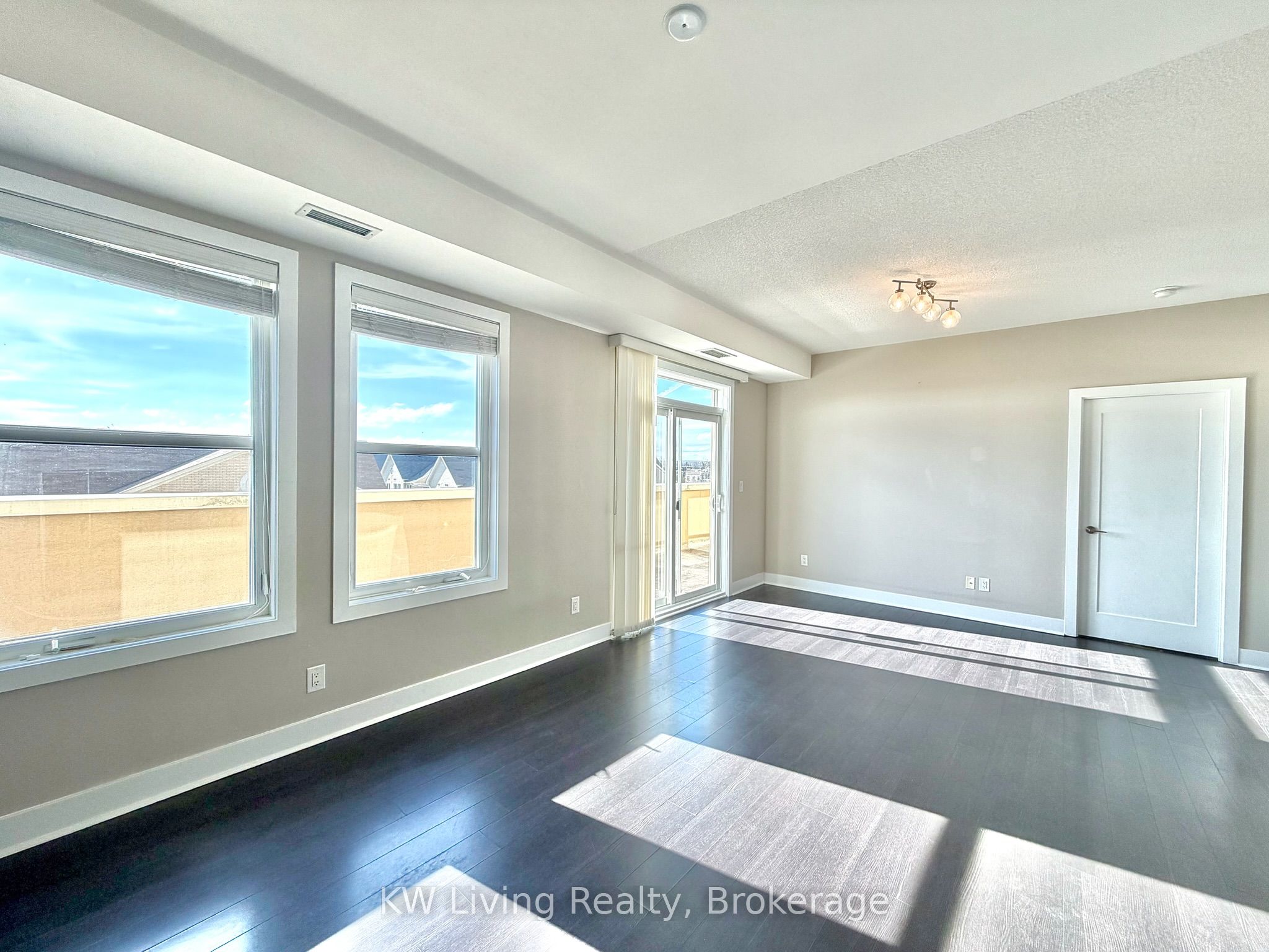 28 Prince Regent Street PH19, Markham, ON L6C 0V5 photo 2