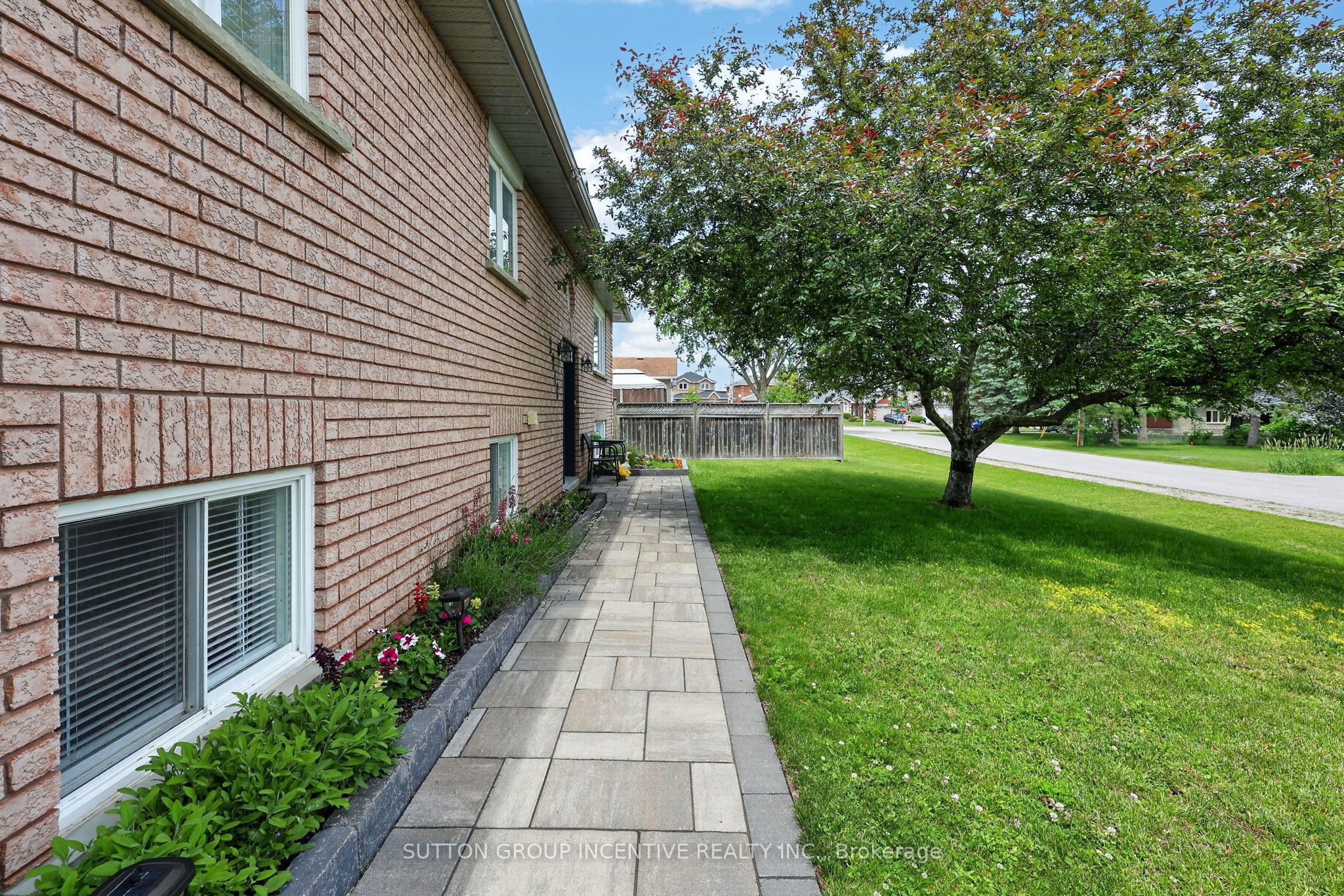 2248 Douglas Avenue, Innisfil, ON L9S 2C5 photo 3