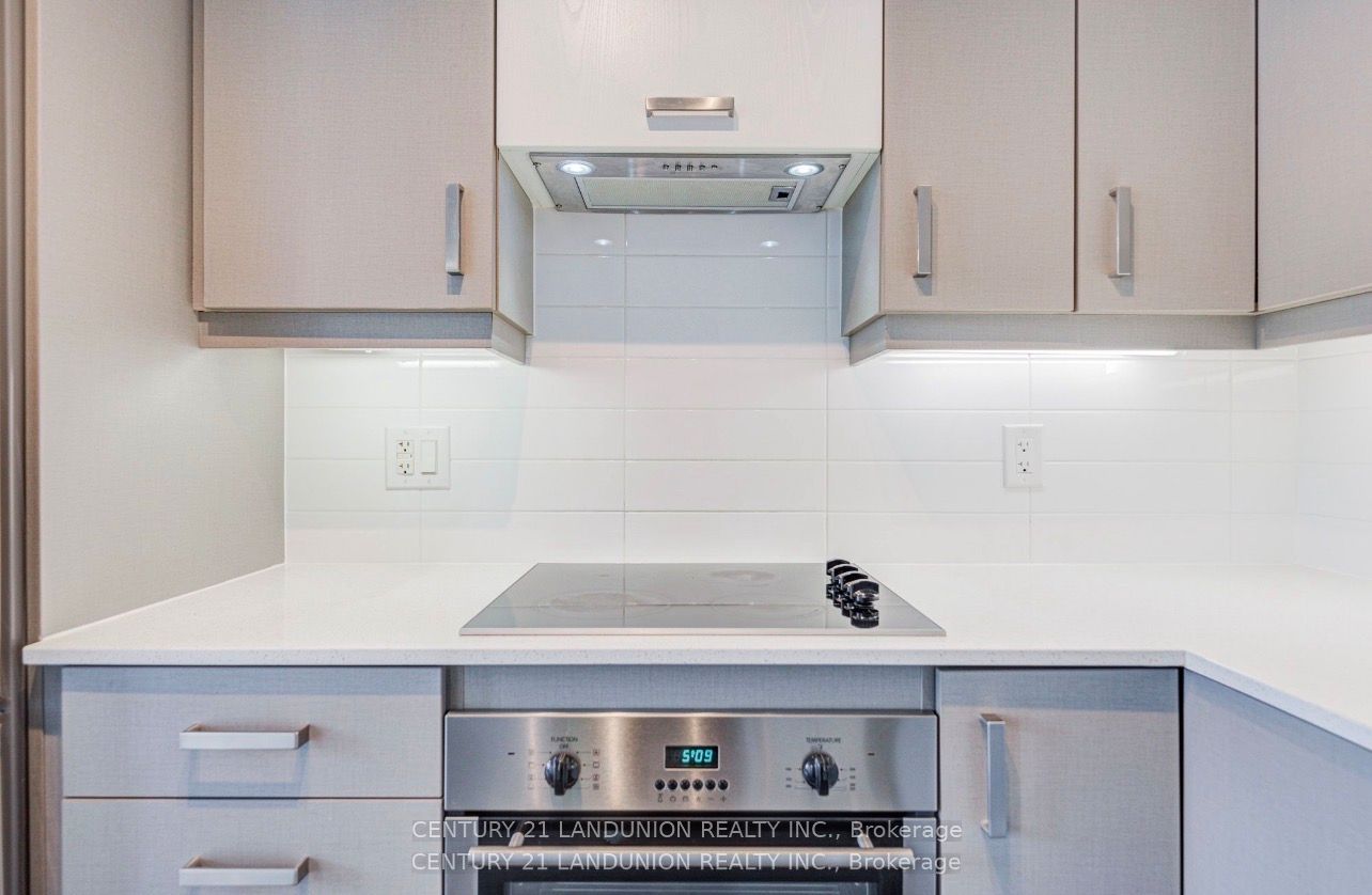 18 Uptown Drive 808, Markham, ON L3R 5M8 photo 4