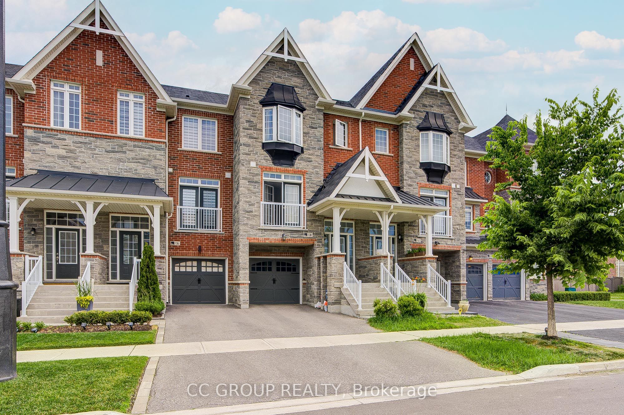 138 Farooq Boulevard S, Vaughan, ON L4H 4S1