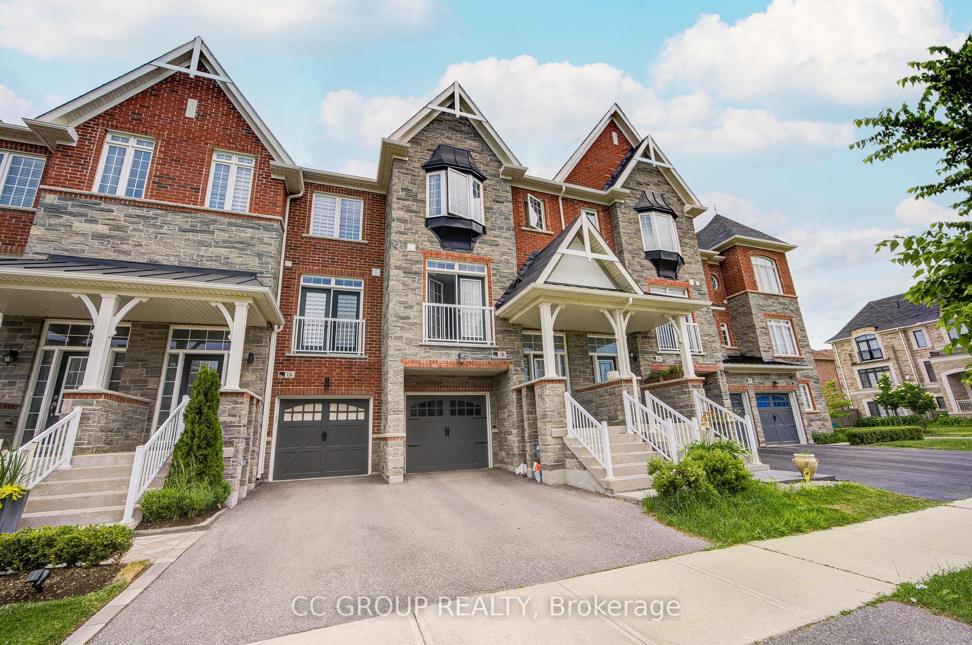 138 Farooq Boulevard S, Vaughan, ON L4H 4S1 photo 2