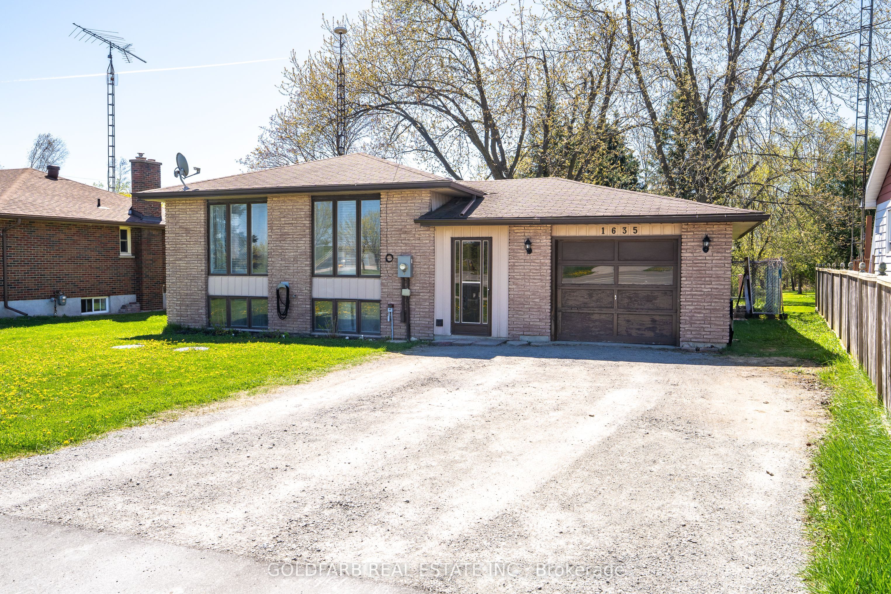 1635 Innisfil Beach Road, Innisfil, ON L9S 4B3 photo 2
