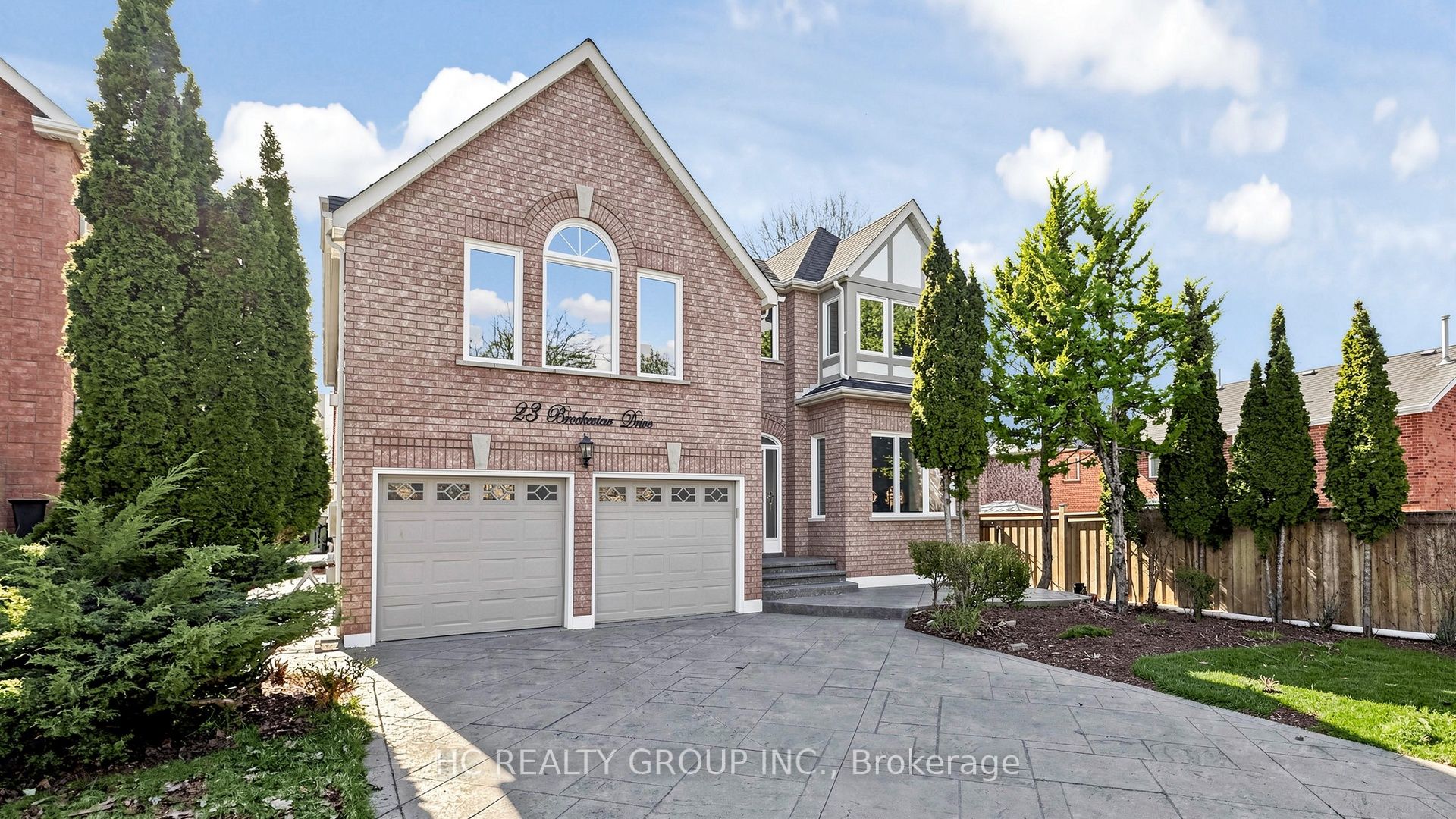 23 Brookeview Drive, Aurora, ON L4G 6N1 photo 2