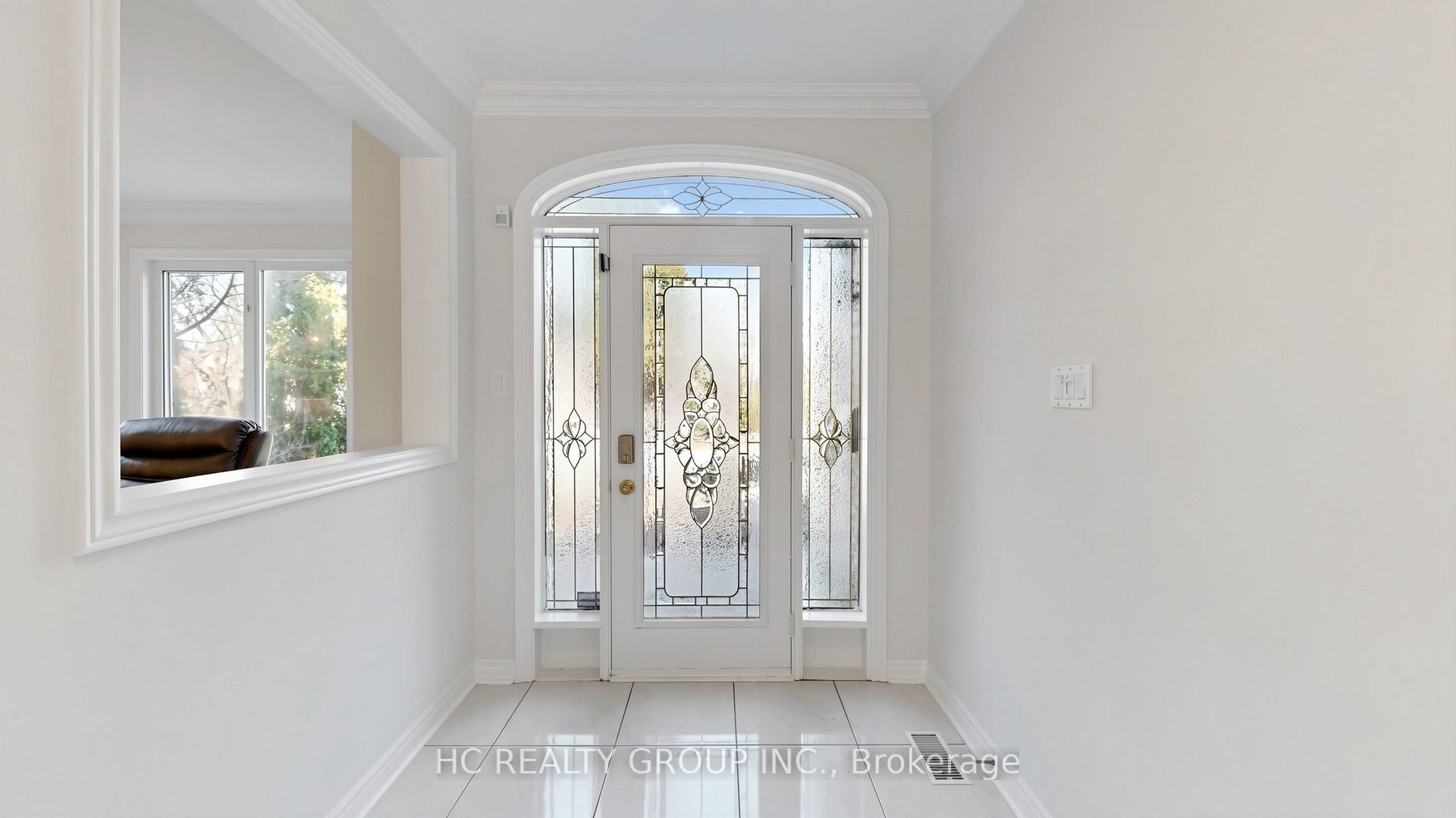 23 Brookeview Drive, Aurora, ON L4G 6N1 photo 3