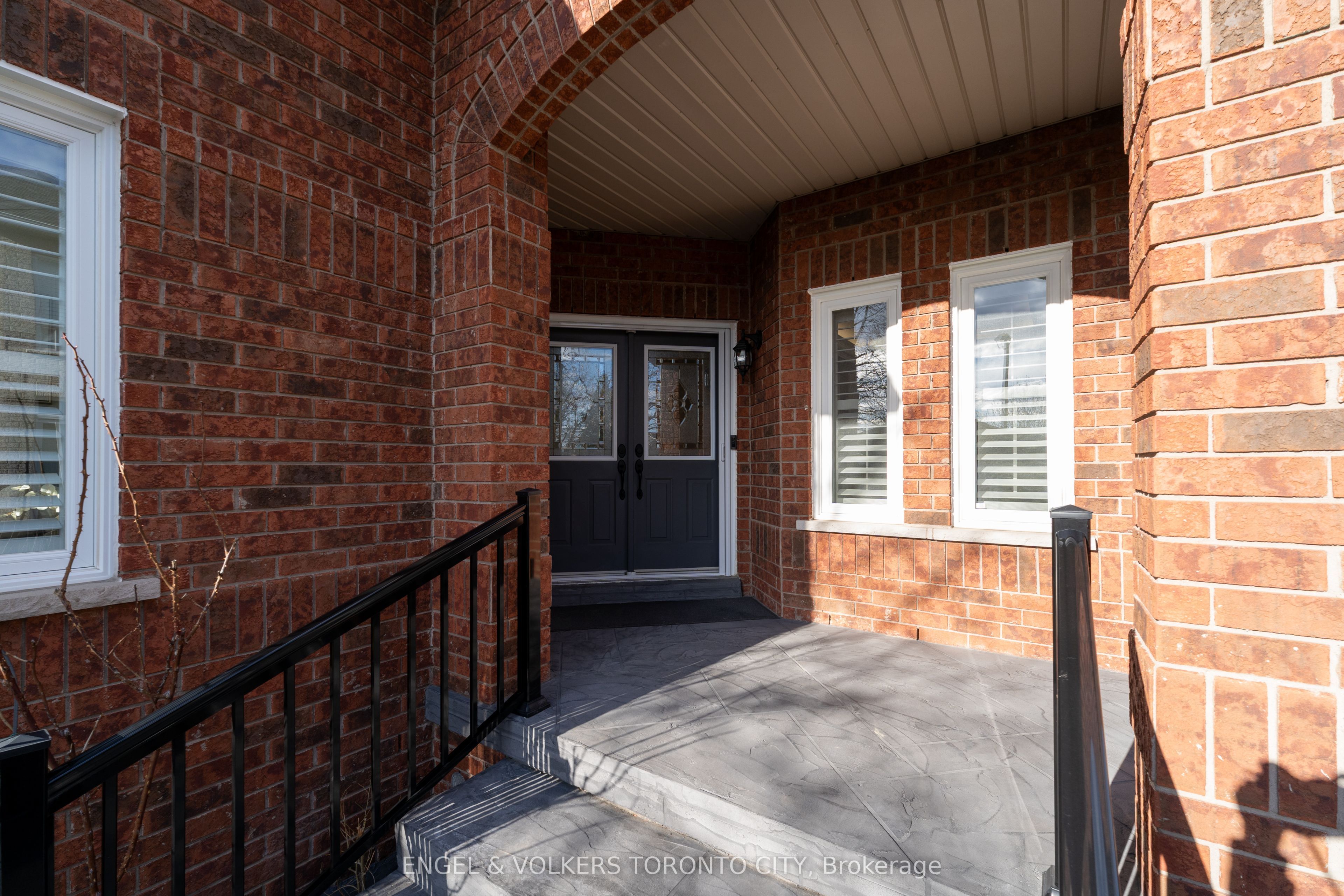 11 Aventura Crescent, Vaughan, ON L4H 2G2 photo 3