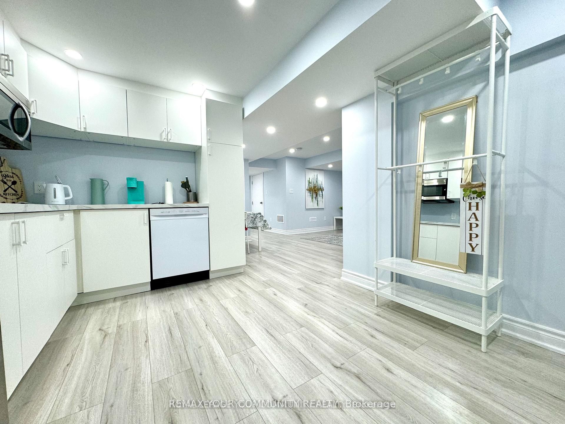 51 Cayton Crescent Lower, Bradford West Gwillimbury, ON L3Z 0V9 photo 2
