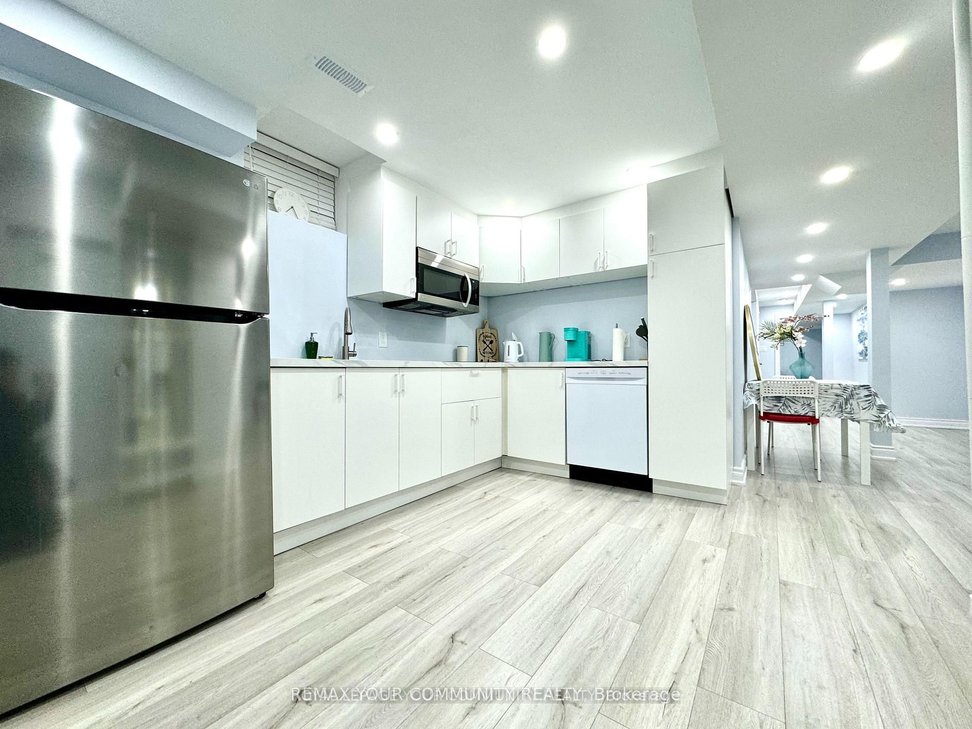 51 Cayton Crescent Lower, Bradford West Gwillimbury, ON L3Z 0V9 photo 3