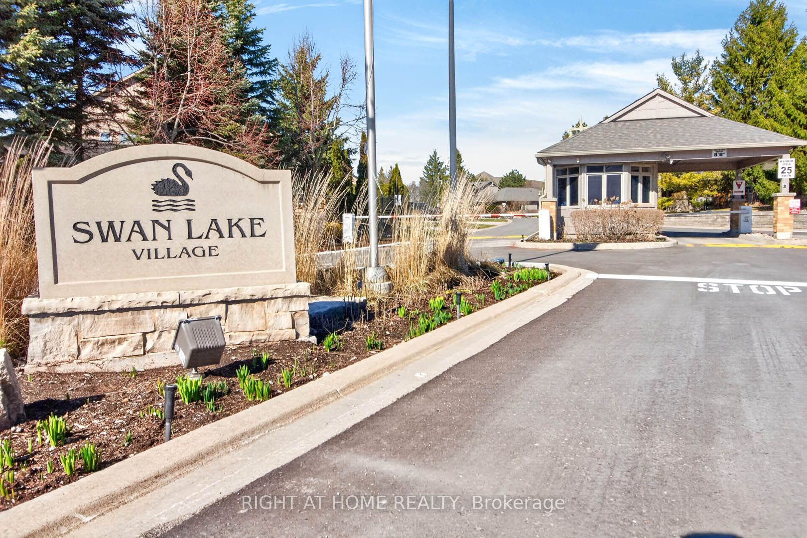 145 Louisbourg Way, Markham, ON L6E 2A2 photo 2