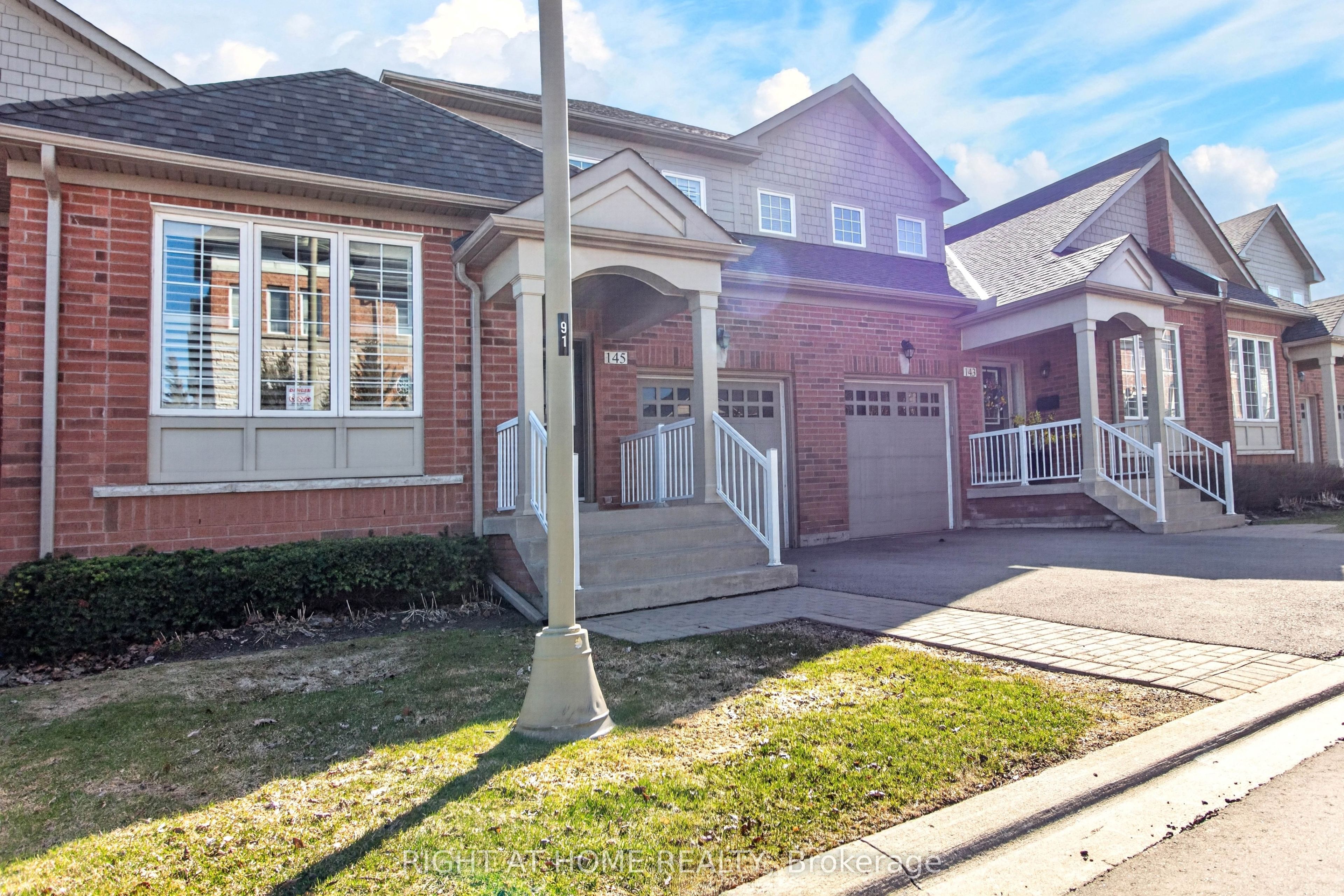 145 Louisbourg Way, Markham, ON L6E 2A2 photo 3