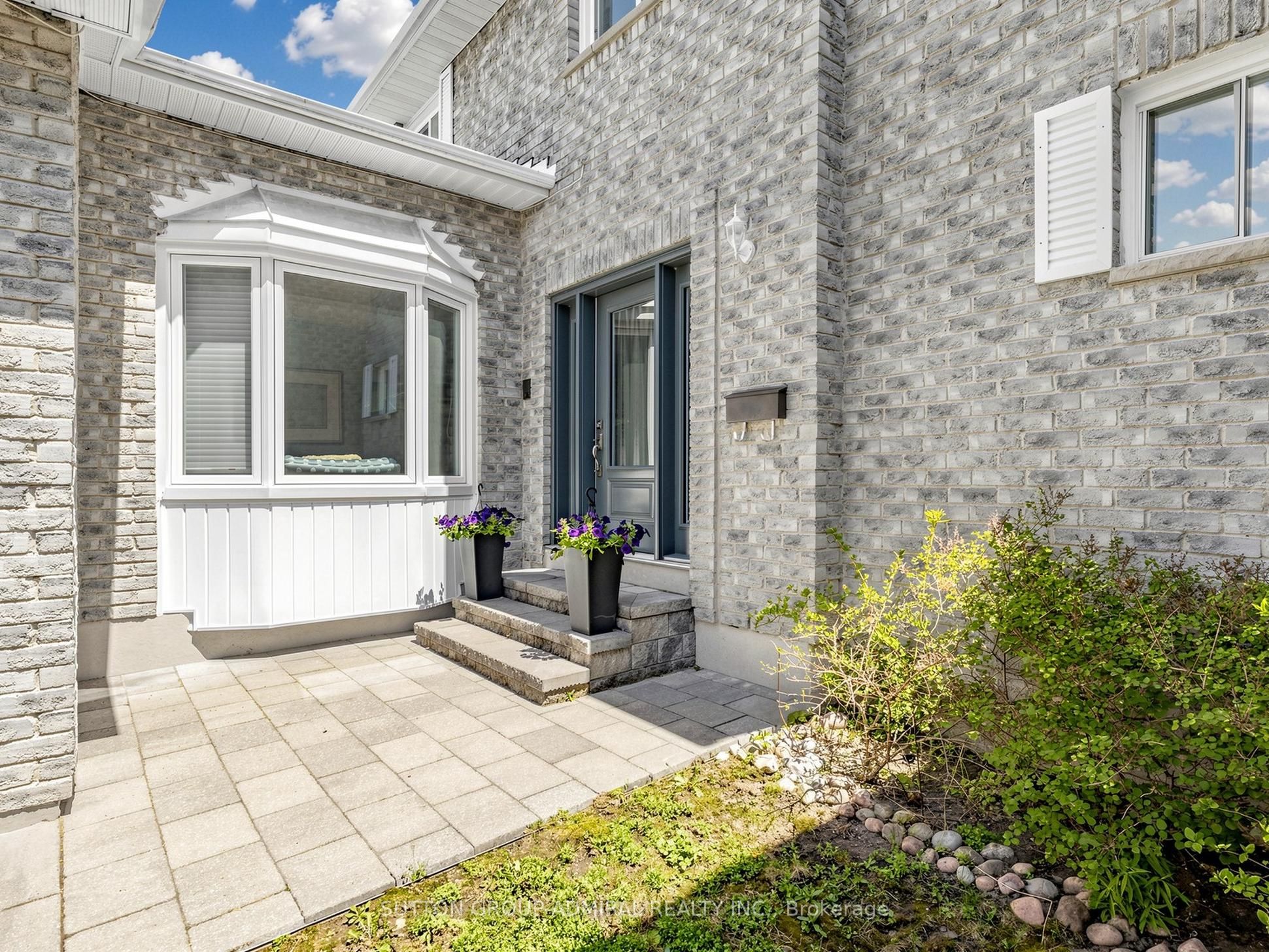 20 Esther Crescent, Vaughan, ON L4J 3L4 photo 2