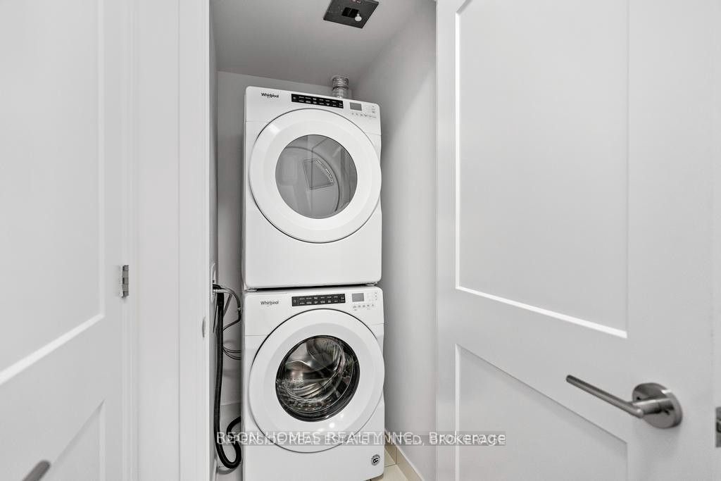 7895 Jane Street 807, Vaughan, ON L4K 0K2 photo 4