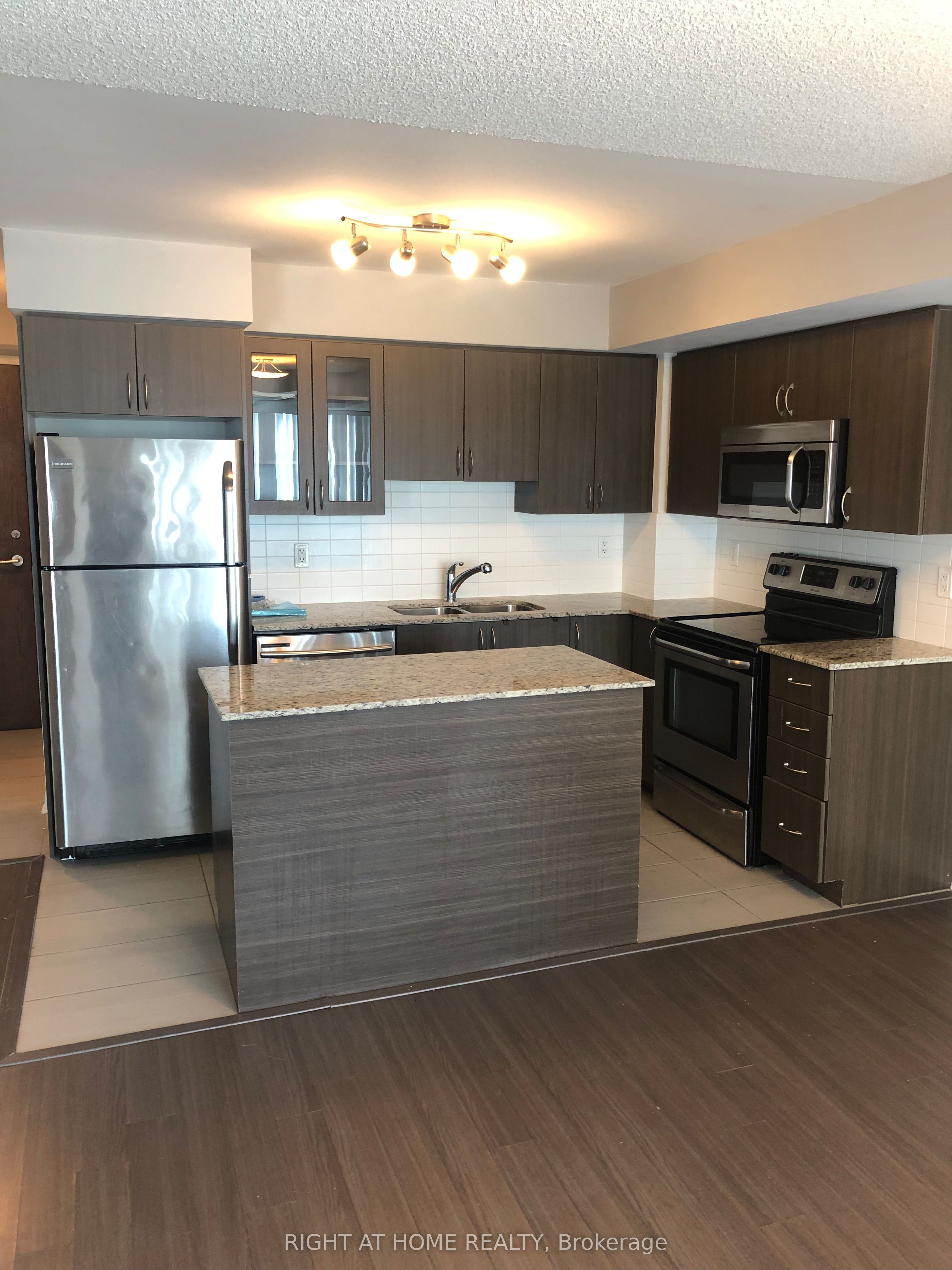 75 Norman Bethune Avenue 711, Richmond Hill, ON L4B 0B6 photo 4