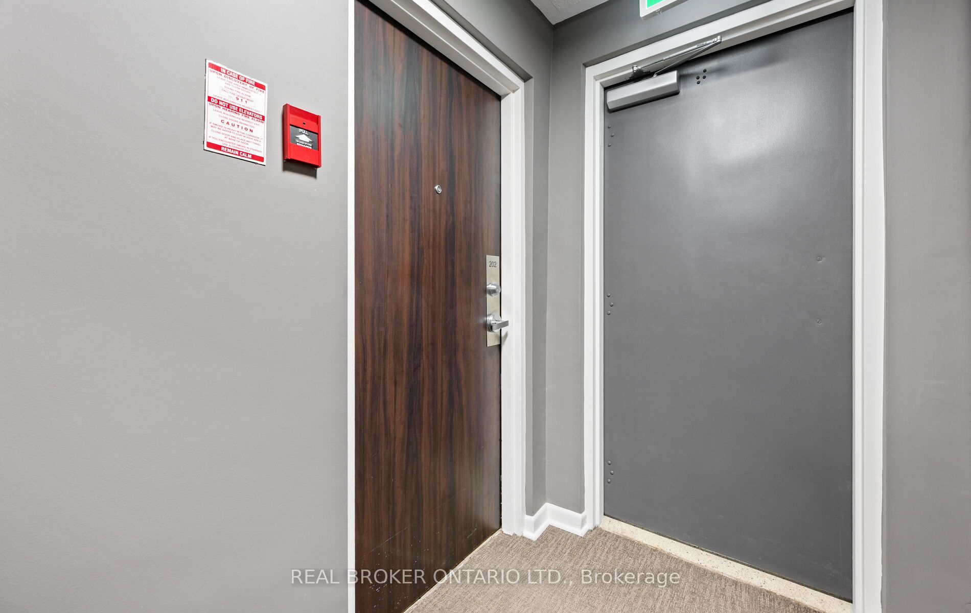 21 Elizabeth Street S 202, Richmond Hill, ON L4C 3V5 photo 5
