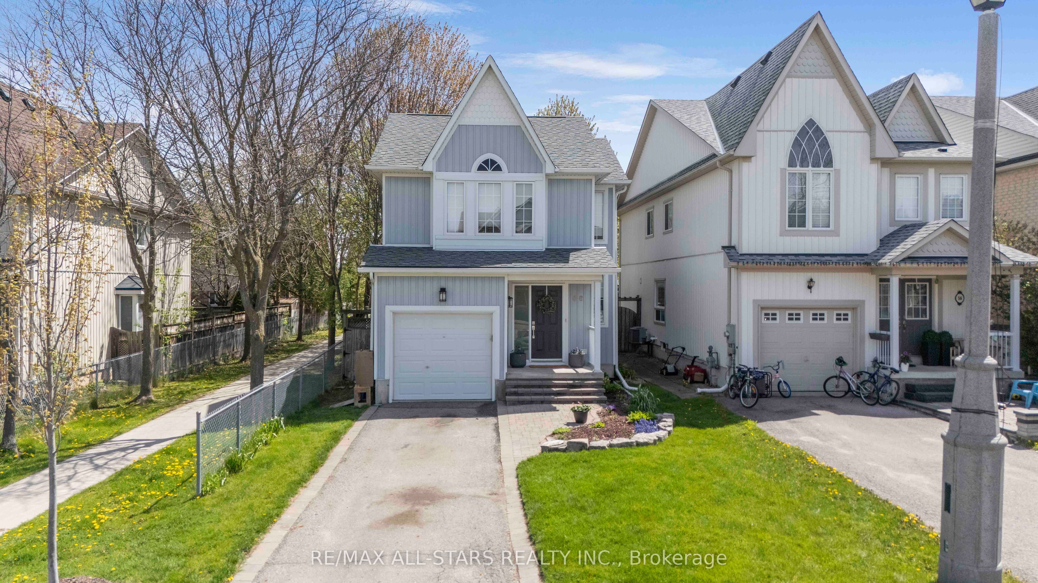 58 Margaret Graham Crescent, East Gwillimbury, ON L0G 1M0 photo 2