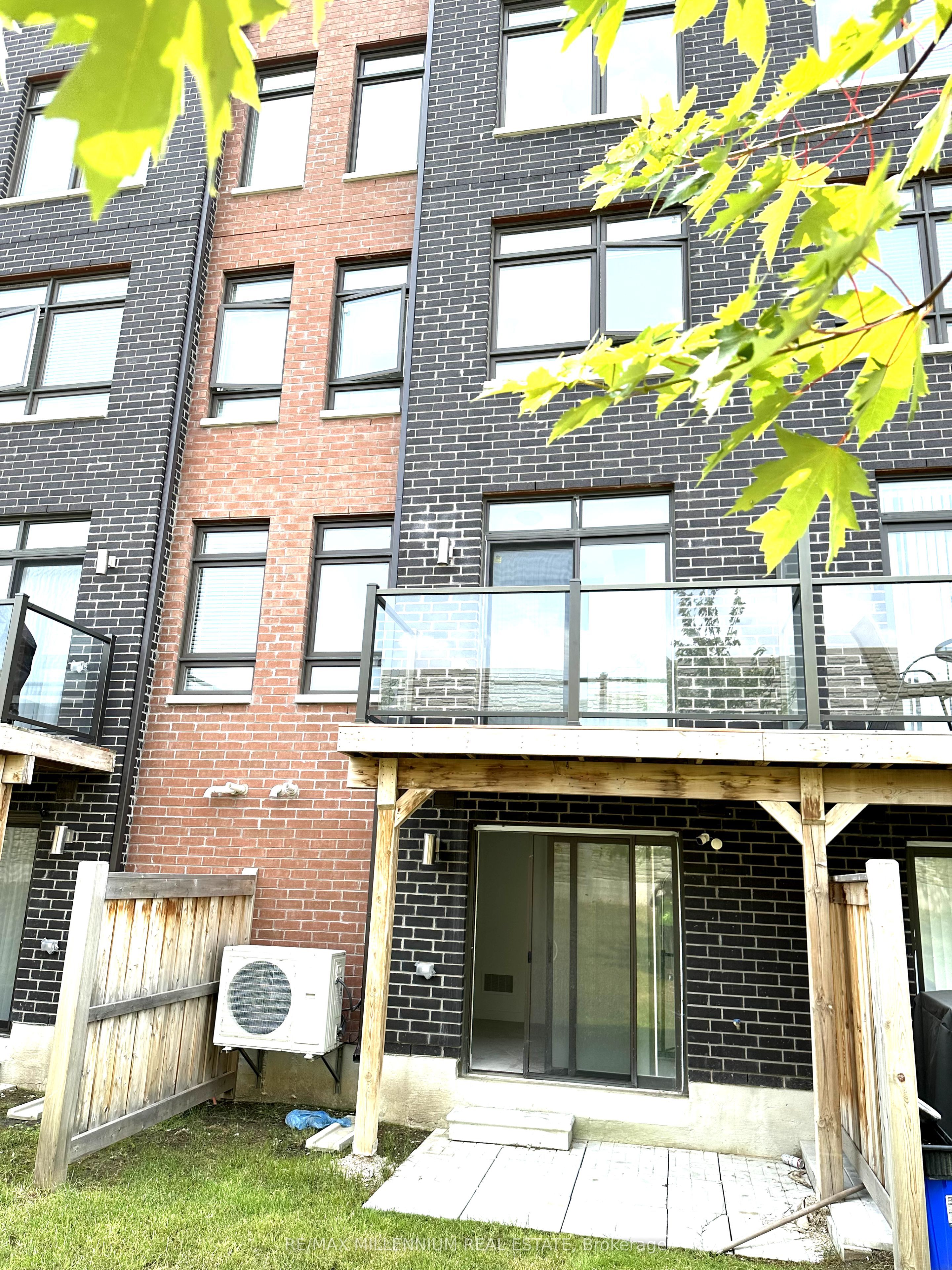62 Dalhousie Street, Vaughan, ON L4L 9S1 photo 2