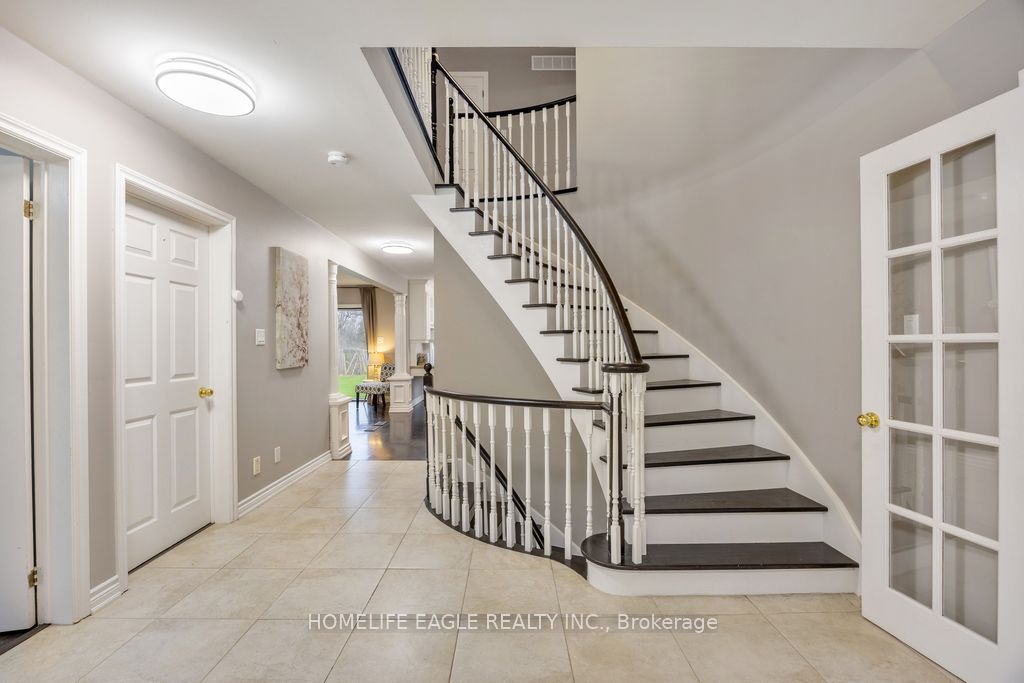 20286 Yonge Street, East Gwillimbury, ON L9N 1B1 photo 4
