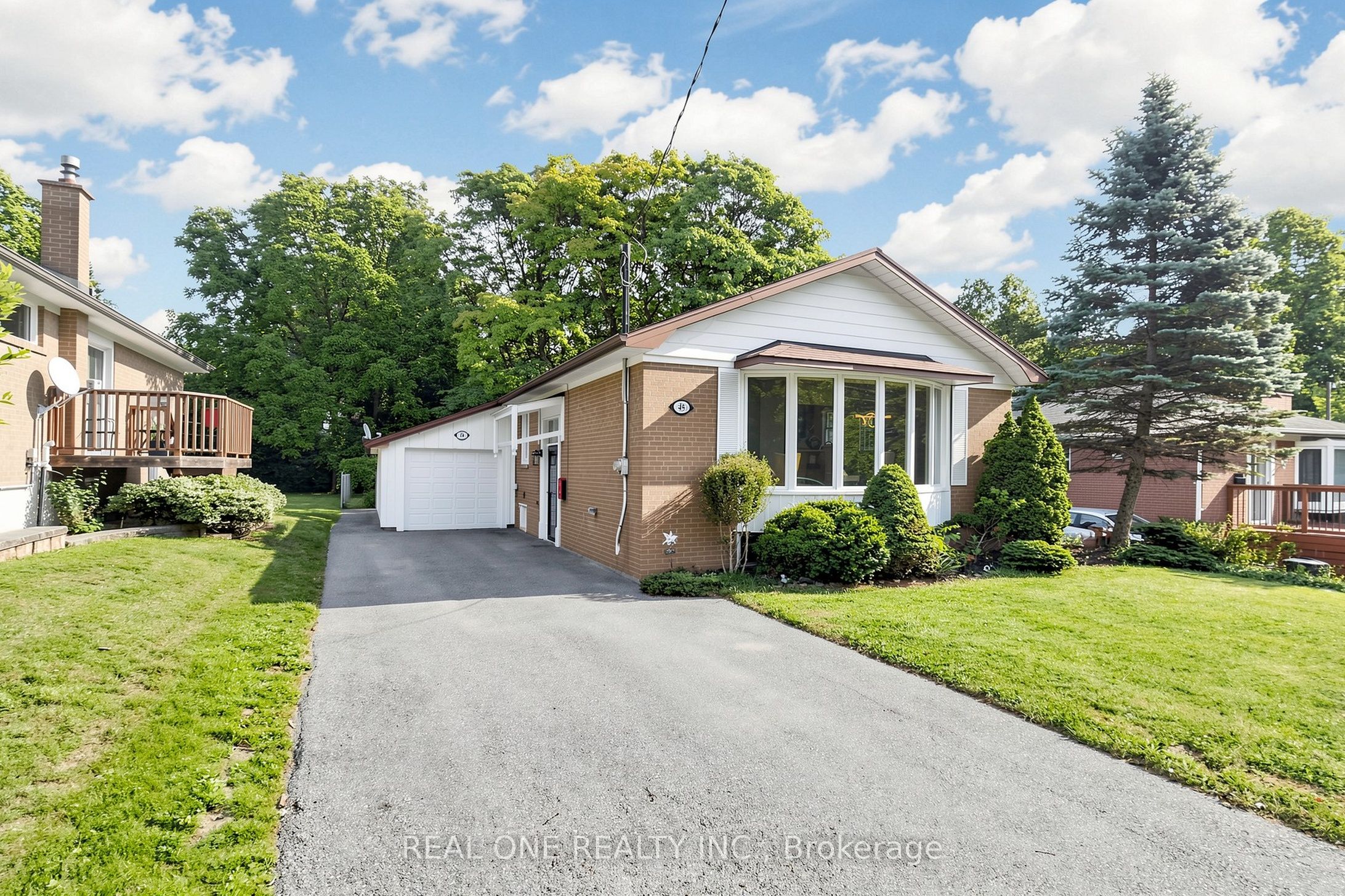 49 Bayview Parkway, Newmarket, ON L3Y 3W2 photo 2