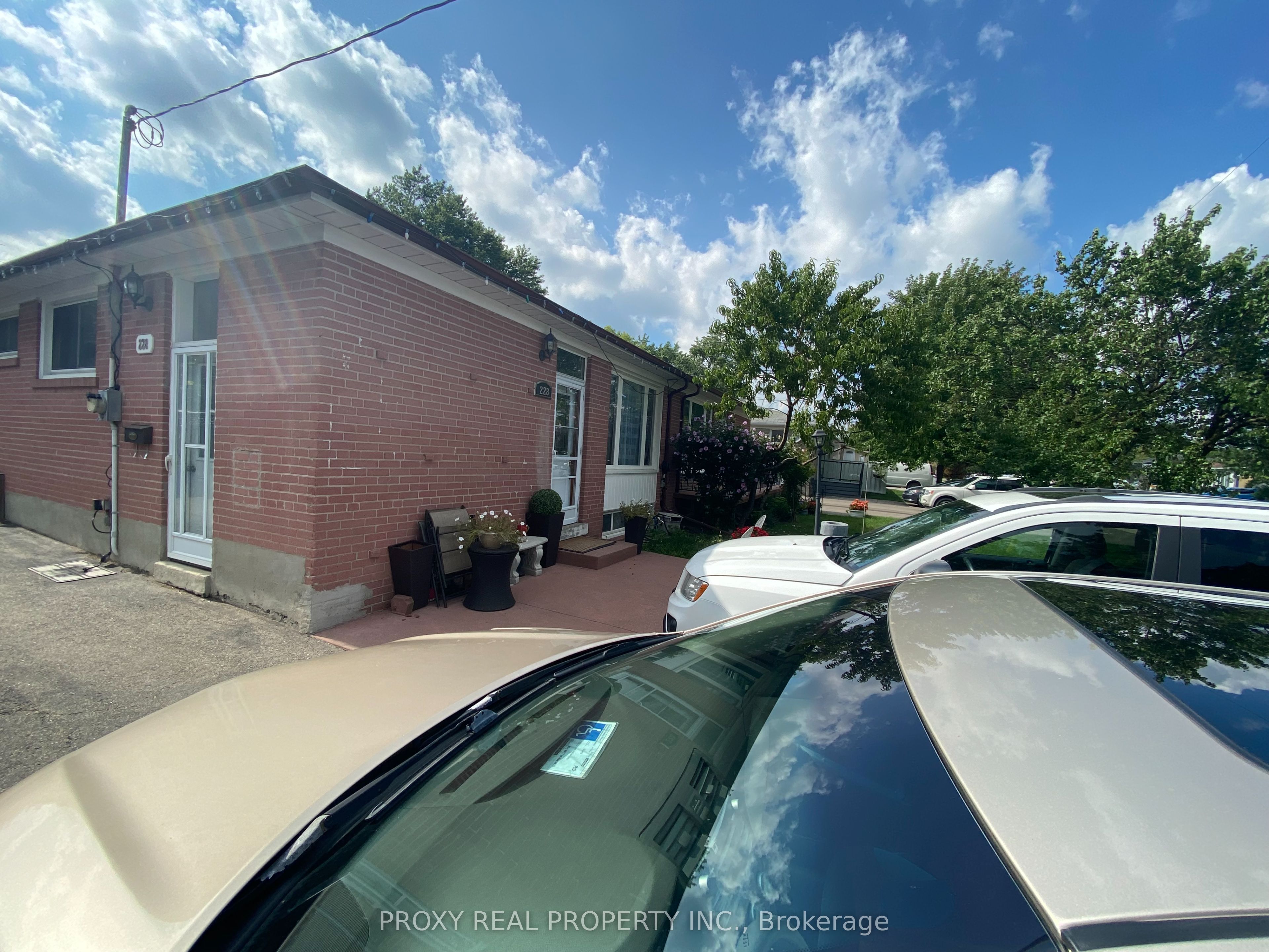 228 Anzac ( Lower Level) Road, Richmond Hill, ON L4C 3G8 photo 5