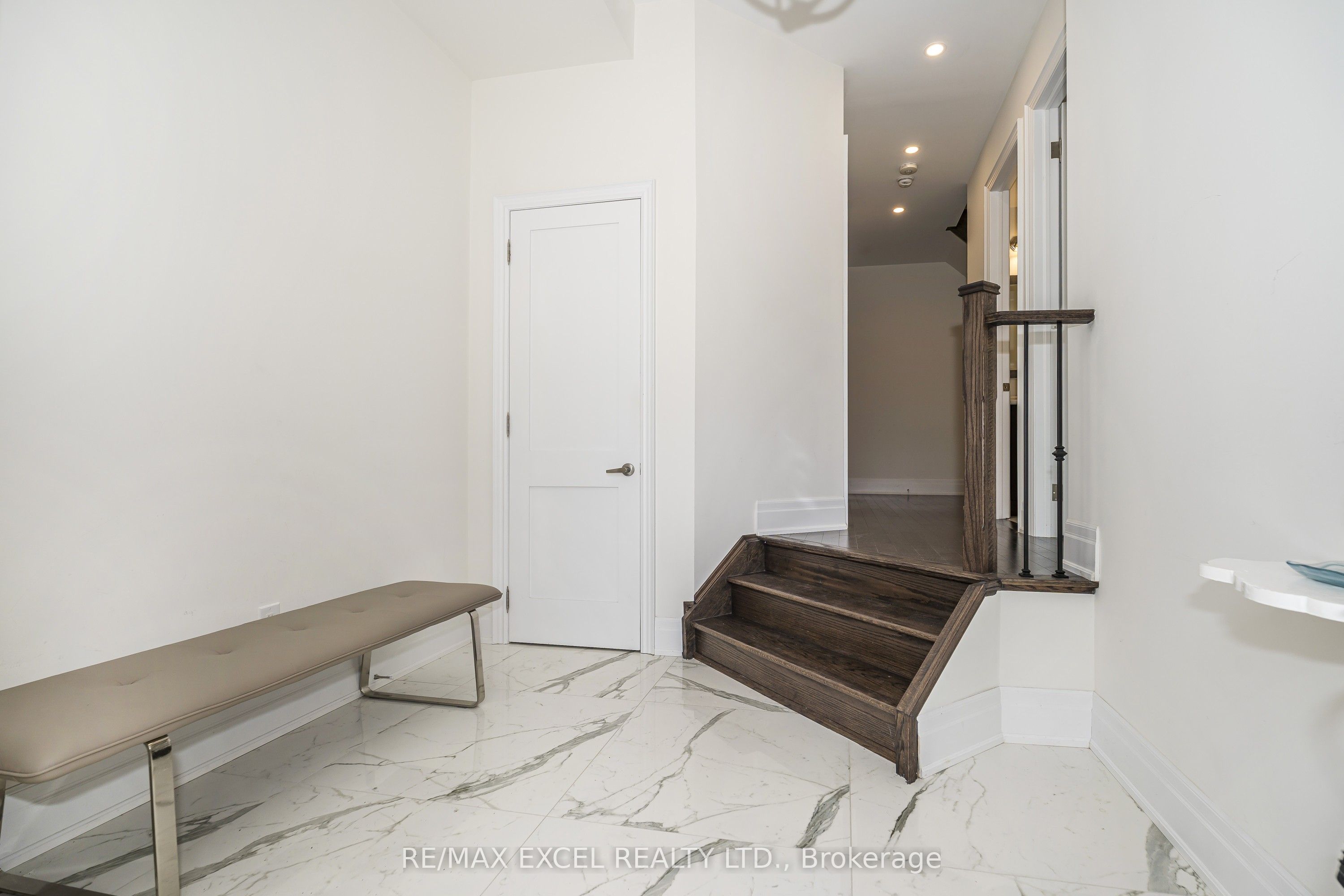 42 Aylin Crescent, Vaughan, ON L6A 4Z8 photo 4