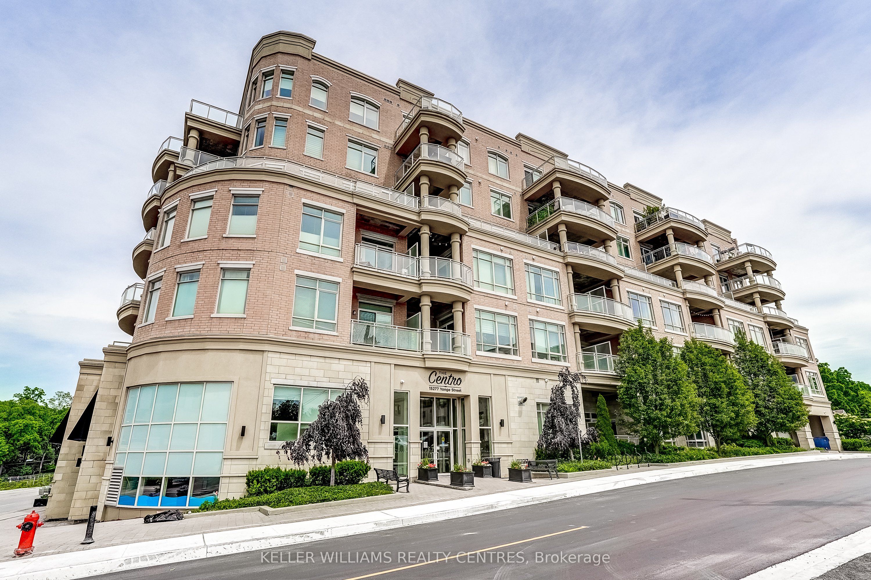 15277 Yonge Street 317, Aurora, ON L4G 1N6