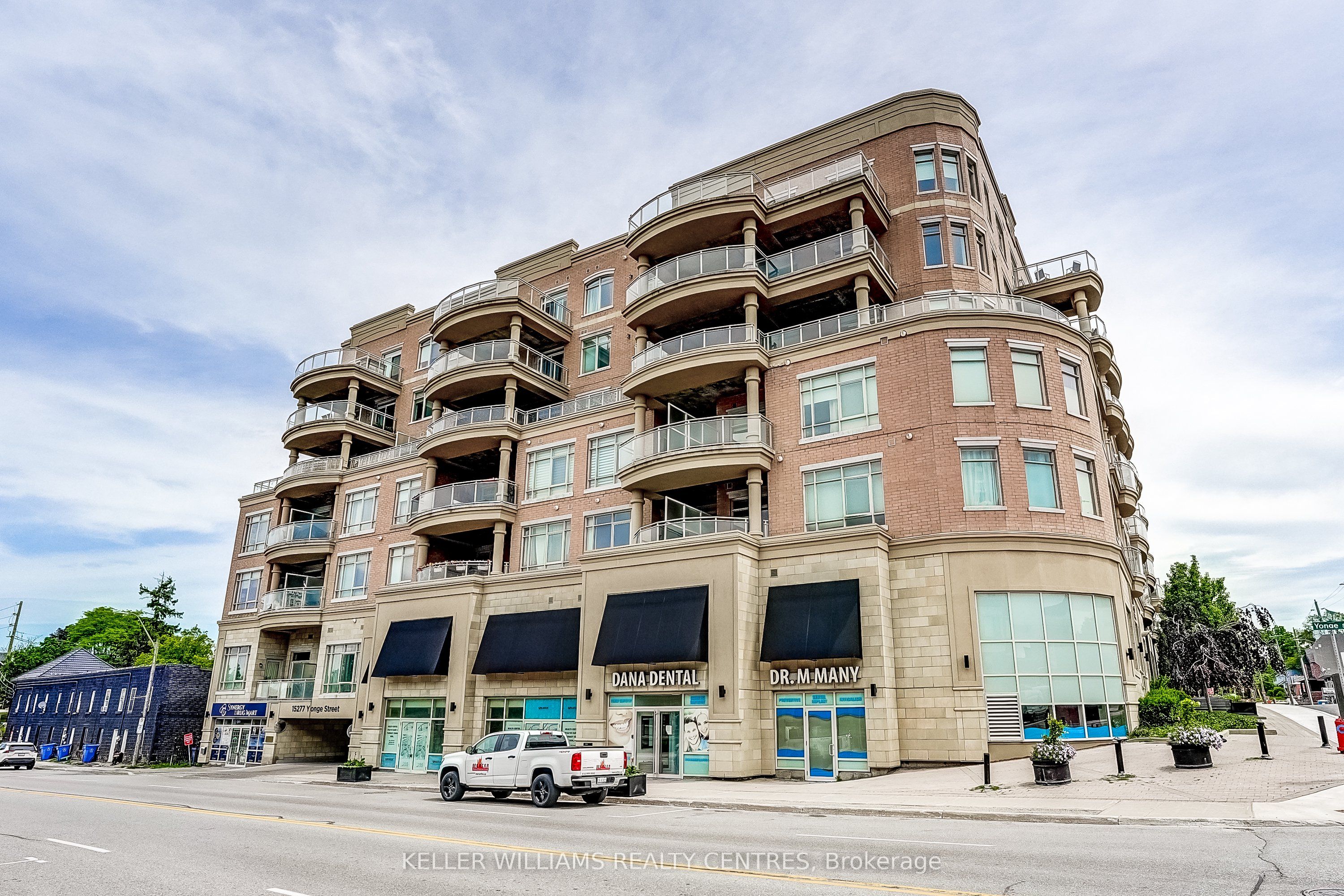 15277 Yonge Street 317, Aurora, ON L4G 1N6 photo 2