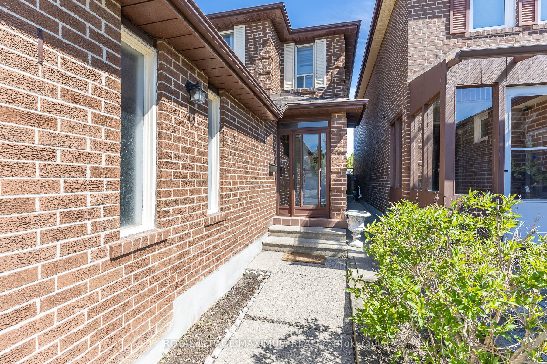 157 Misty Meadow Drive, Vaughan, ON L4L 3V6 photo 3