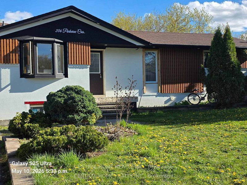 206 Parkview Crescent, Newmarket, ON L3Y 2C8 photo 3