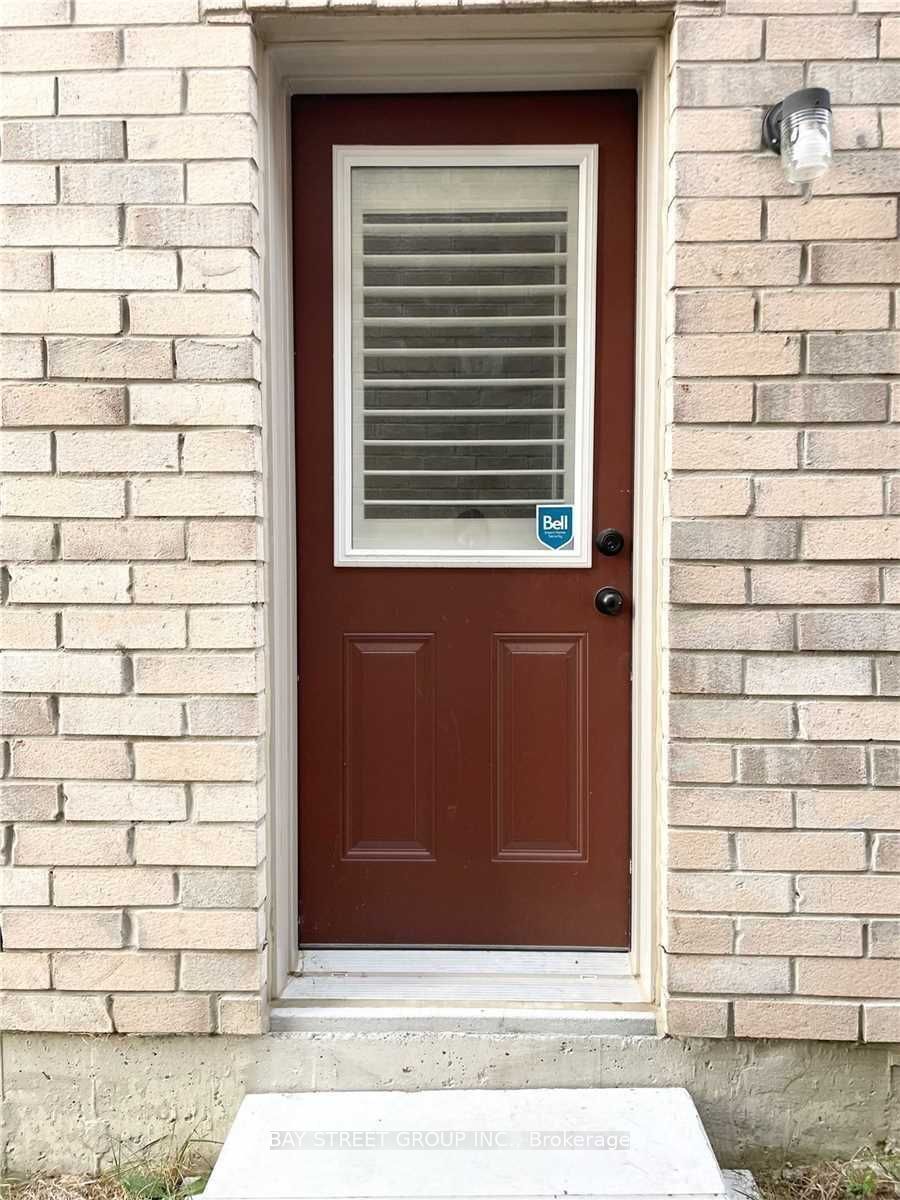 27 Brownsberger Road, Whitchurch-Stouffville, ON L4A 4P6 photo 2