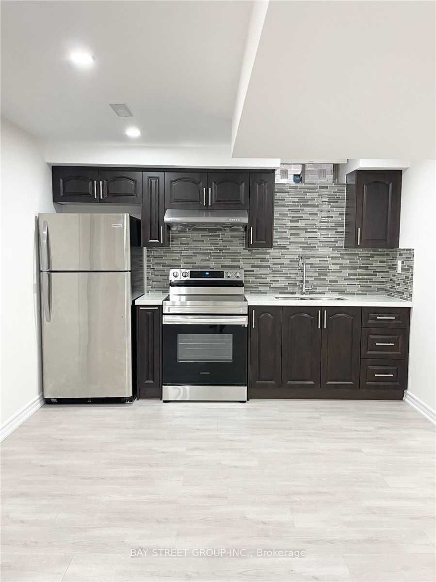27 Brownsberger Road, Whitchurch-Stouffville, ON L4A 4P6 photo 3