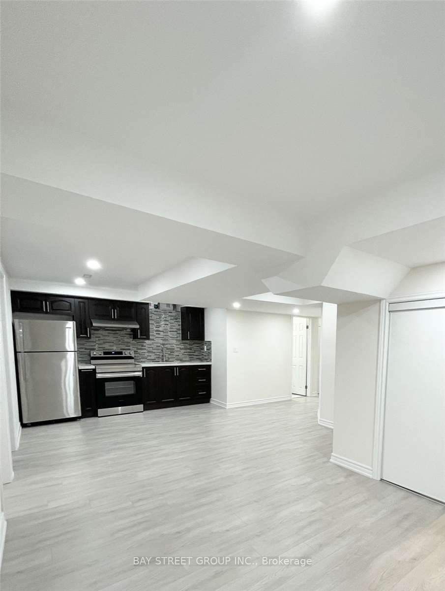 27 Brownsberger Road, Whitchurch-Stouffville, ON L4A 4P6 photo 4