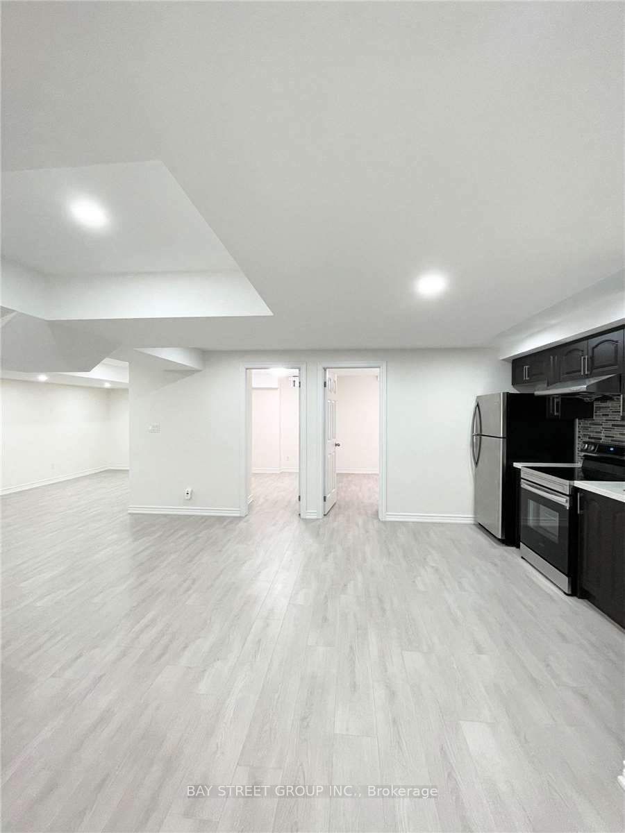 27 Brownsberger Road, Whitchurch-Stouffville, ON L4A 4P6 photo 5